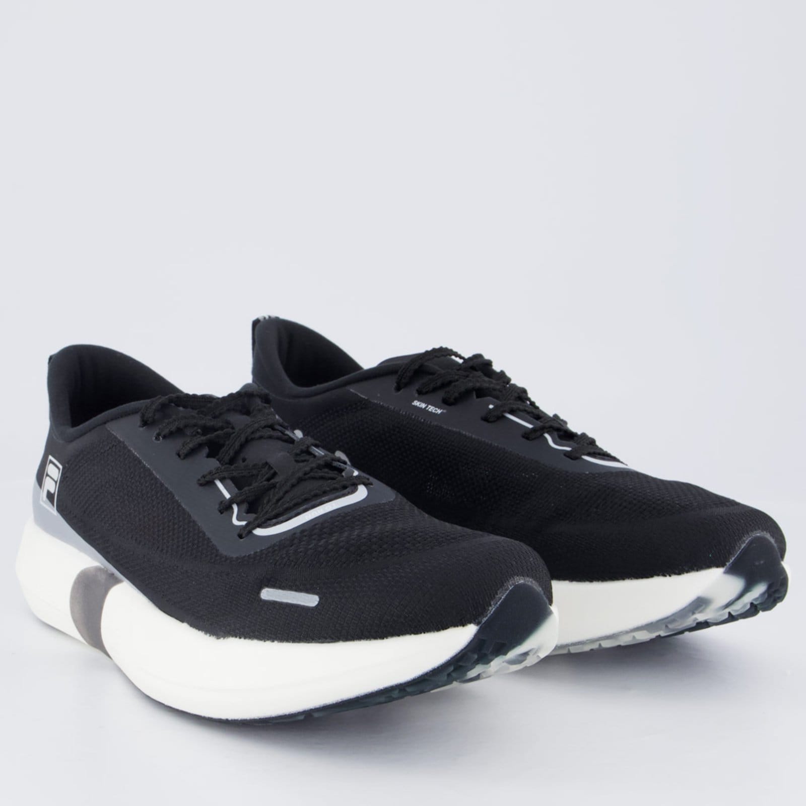 Vista 2 Tênis Fila KR7 Pro e Cinza Fila preto