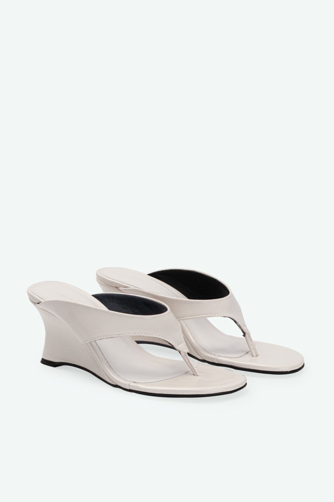 Vista 2 Tamanco Dalva Off White Suzana Santos off-white white