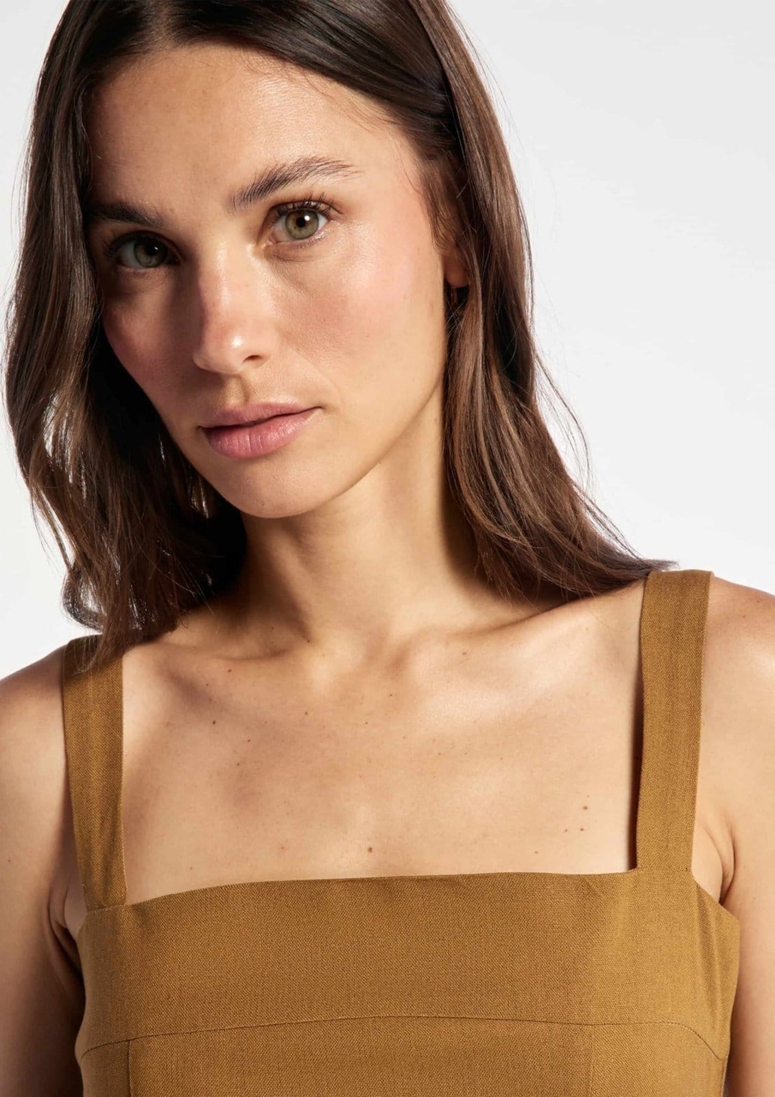 Vista 2 Vestido Midi Evasê Alças édias Rústico Com Linho Hering bege