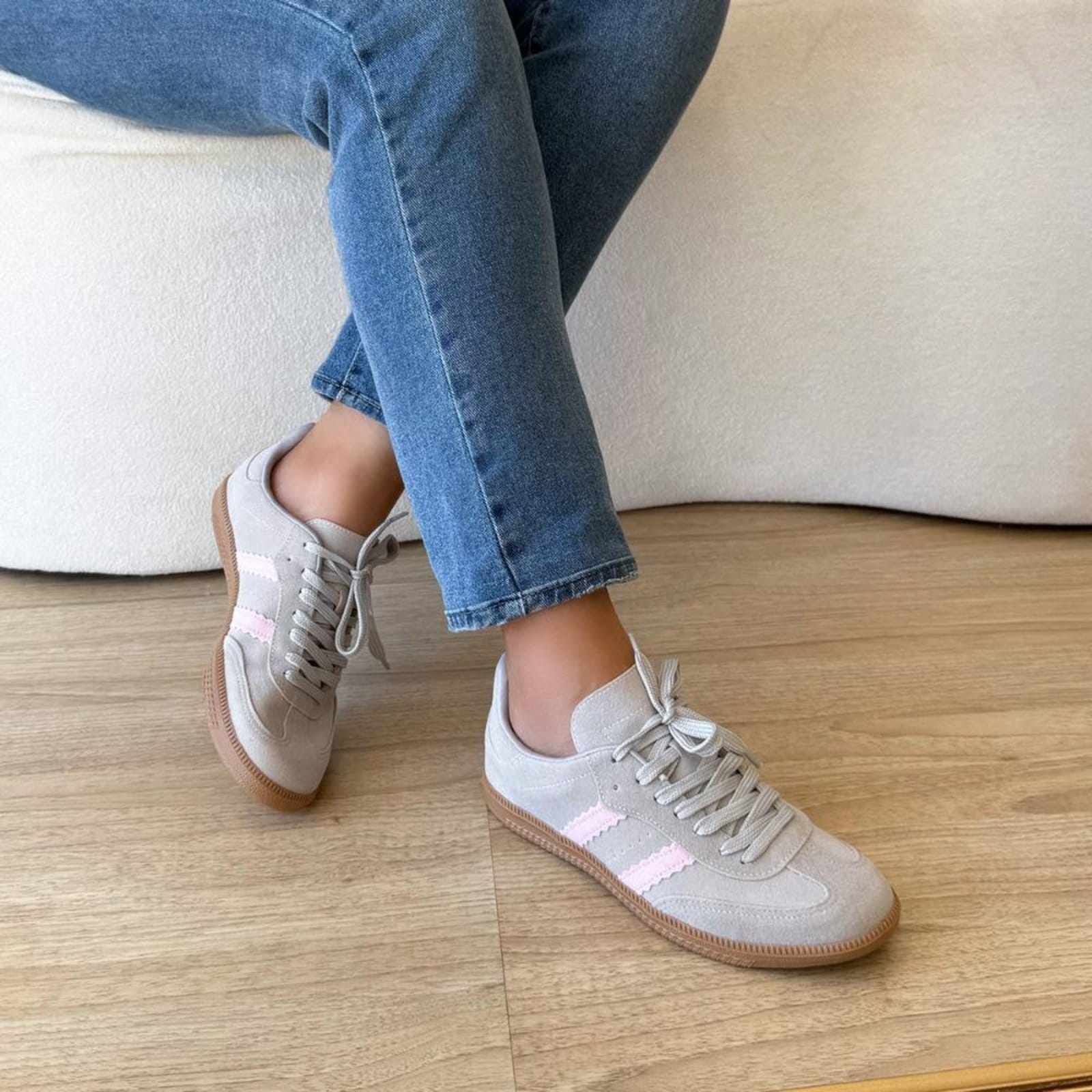 Vista 2 Tênis Flatform Manu Camurça Cinza com Rosa Cinza Damannu Shoes cinza rosa