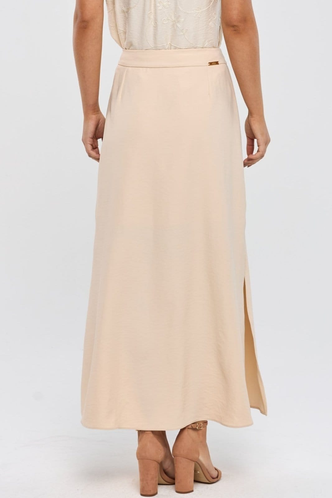 Vista principal Saia Midi PKS Com Fenda Lateral PKS bege