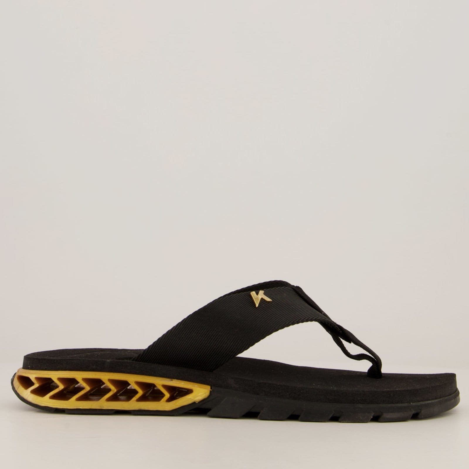 Vista 2 Chinelo Kenner Rakka e Dourado Kenner preto
