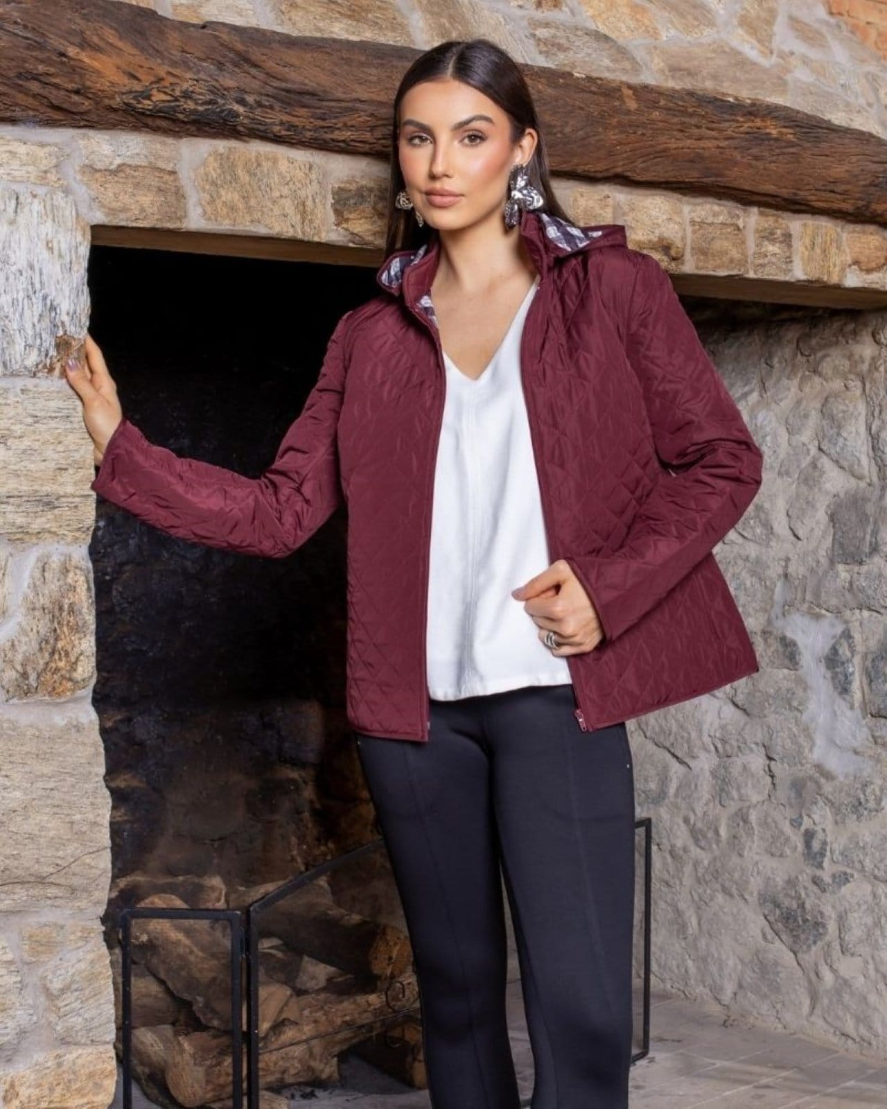 Vista 2 Jaqueta de matelasse c/ capuz removivel Jasmin POLLEN vinho