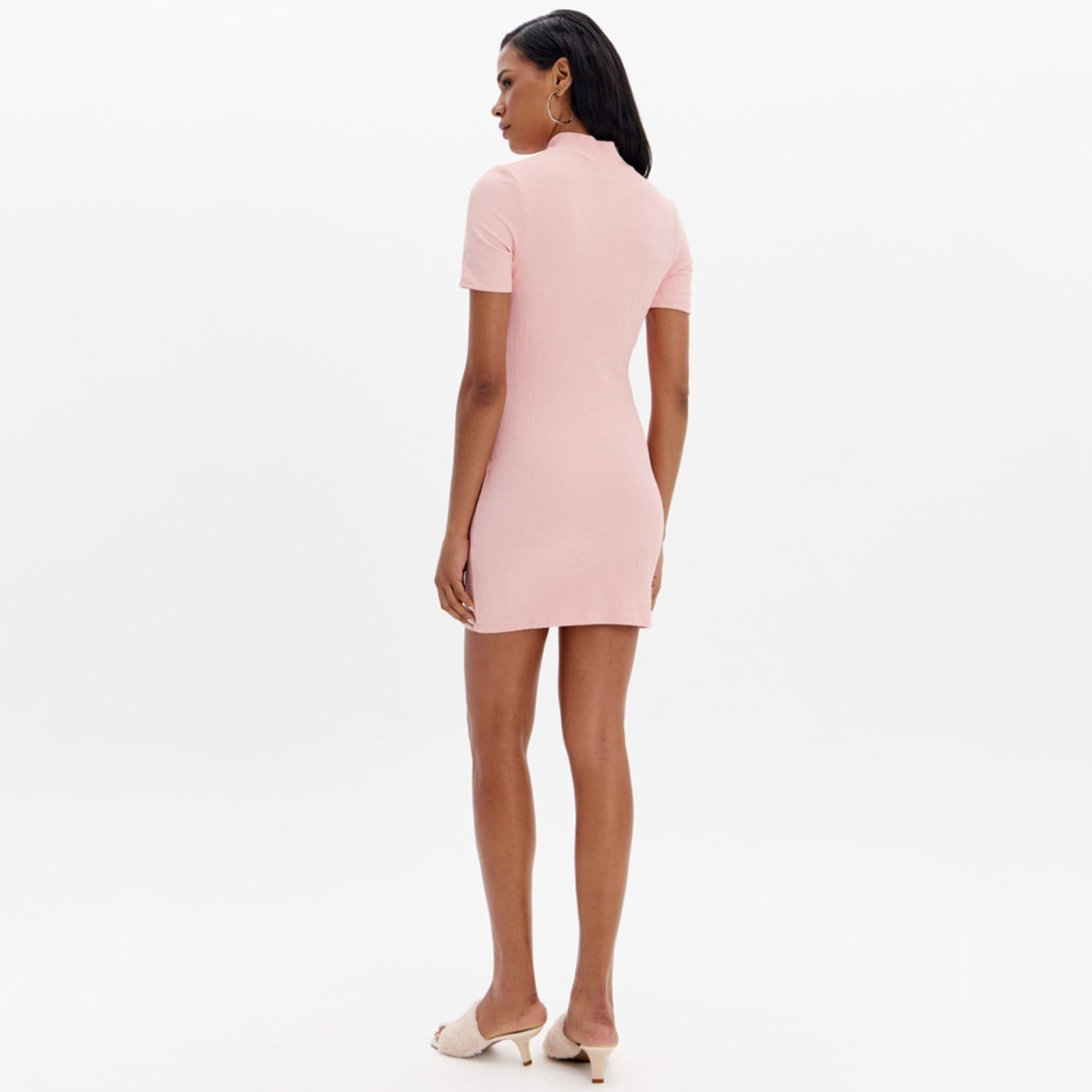 Vista 2 Vestido Curto Easy Lança Perfume Gola Ou25 Feminino Easy Lança perfume rosa