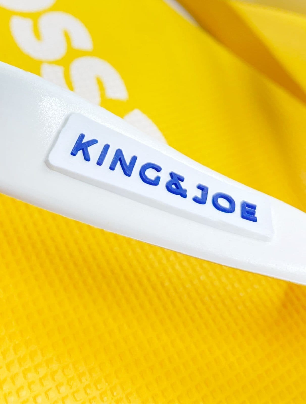 Vista 2 Chinelo King & Joe Praia CH19007 King E Joe amarelo