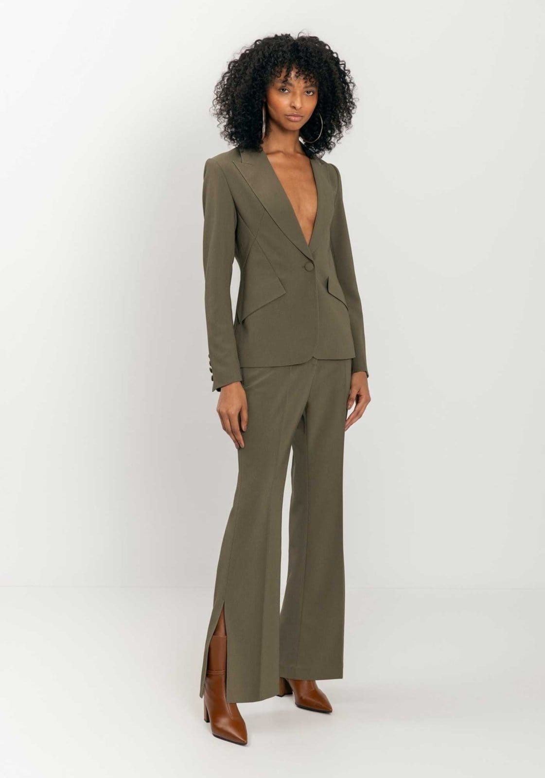 Vista principal Calça Reta Com Cintura Média E Aberturas Na Barra Lez a Lez poás