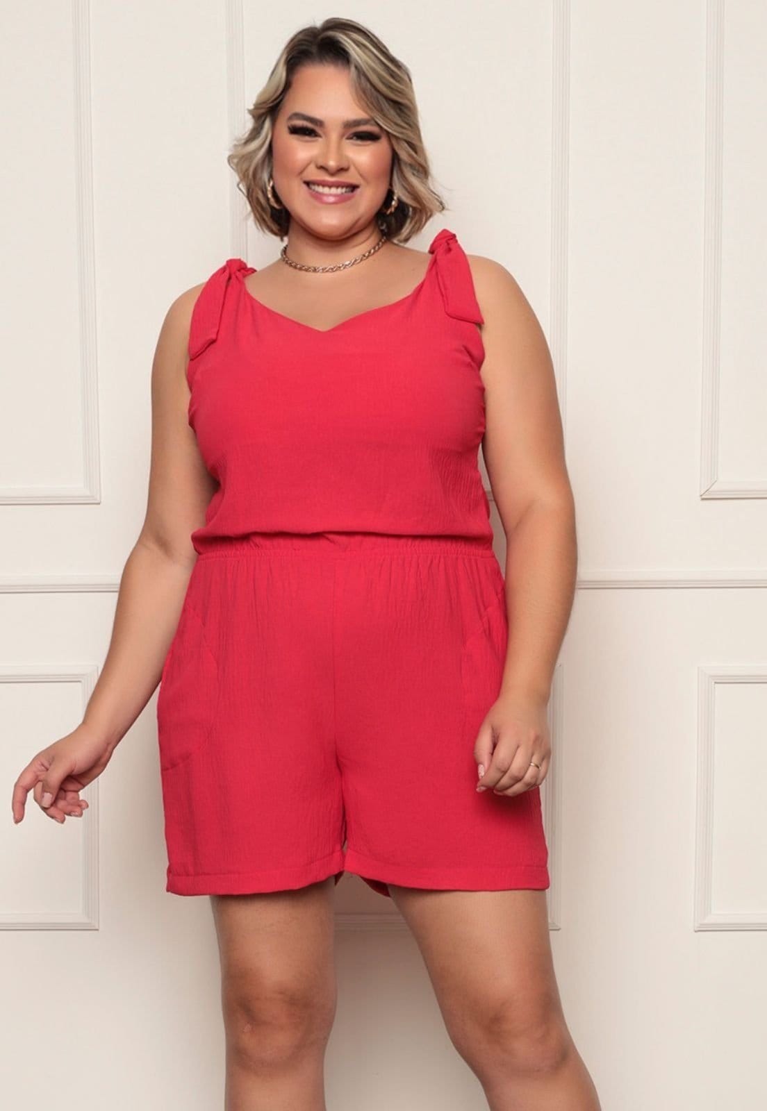 Vista principal Macaquinho Curto Plus Size Feminino com Alça Modelo Confortável Moda Verão Docce Mulher pink