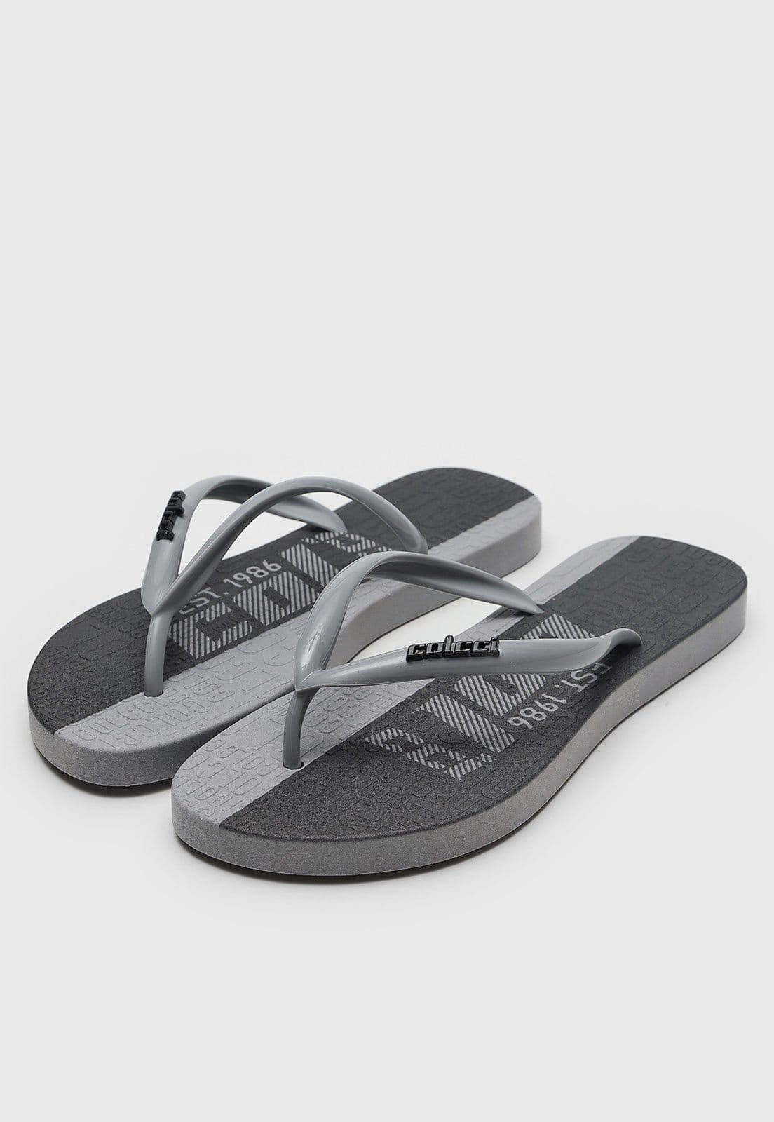 Vista 2 Chinelo Feminino Colcci Logo Estampado Preto e Colcci cinza