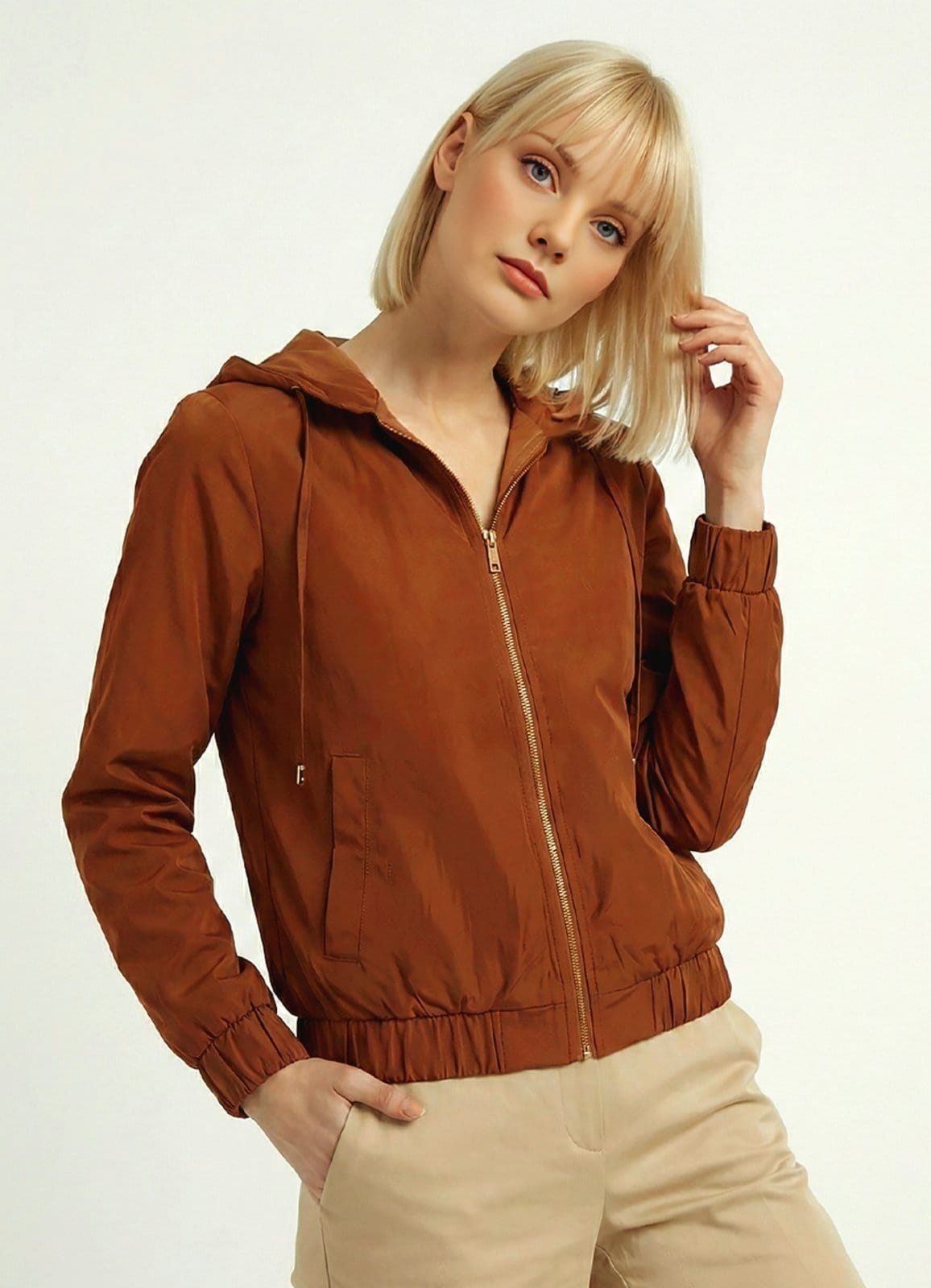 Jaqueta Forrada com Capuz e Bolsos Sob Bomber