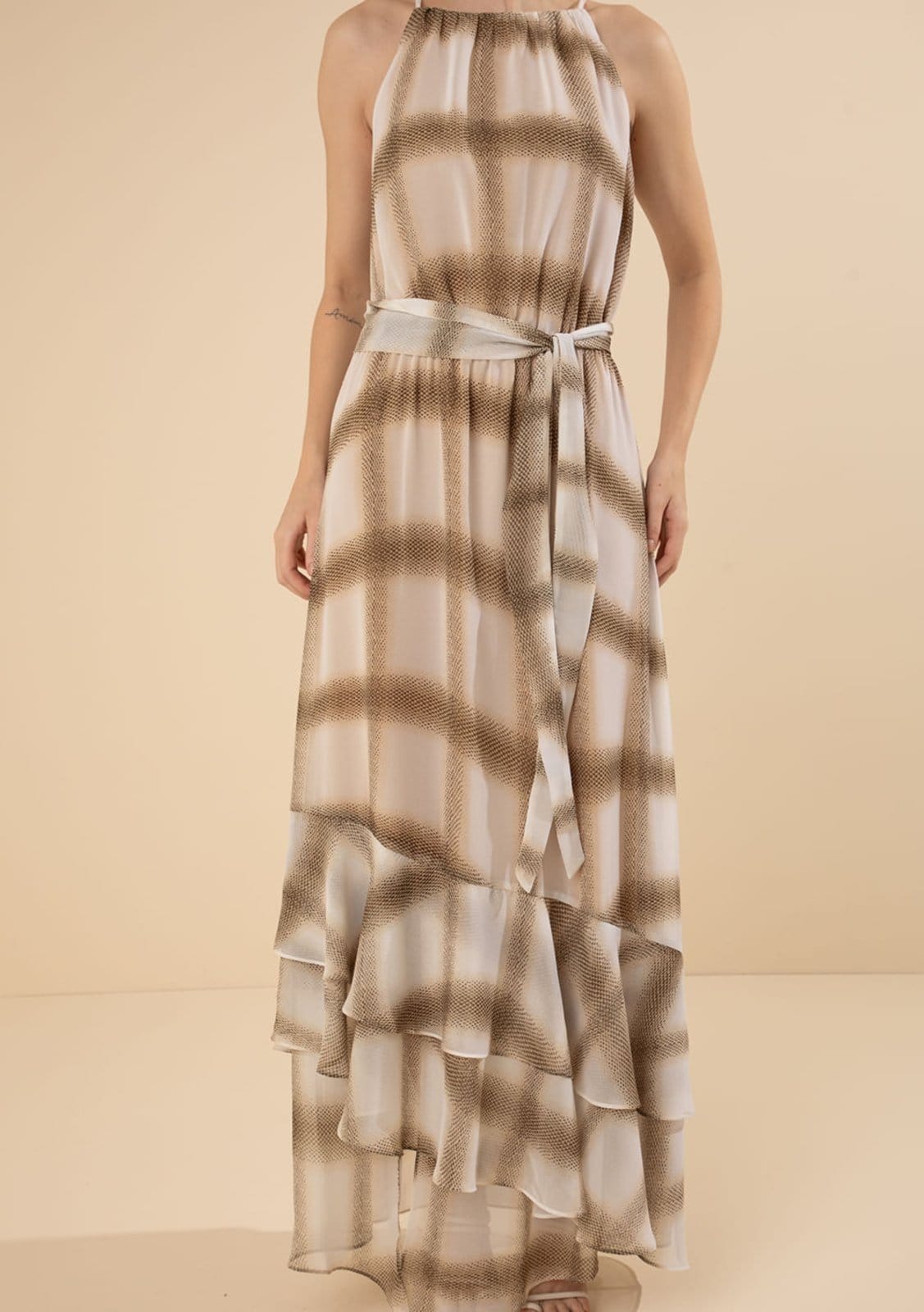 Vista 2 Vestido Morena Rosa Solto Decote Reto Sem Alça Longo Bege Morena Rosa bege rosa