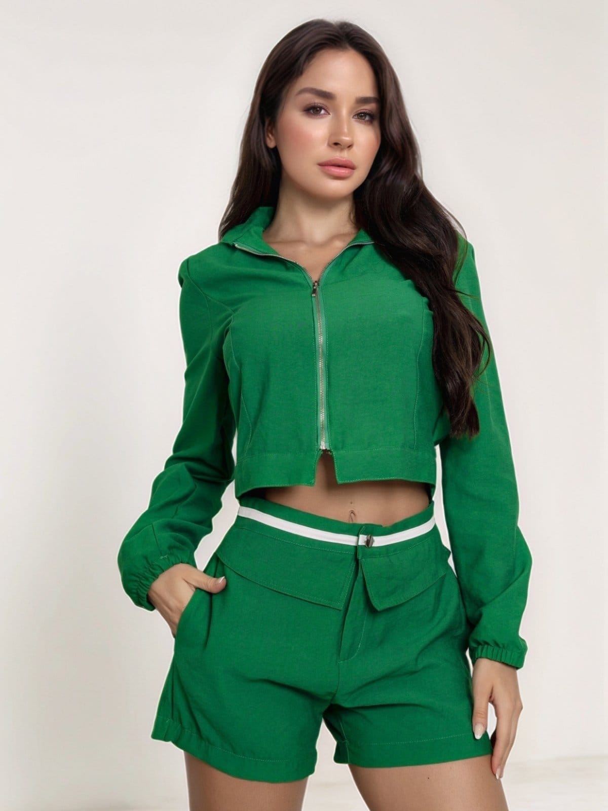 Vista principal Conjunto Feminino Divina Gata Jaqueta e Shorts Alfaiataria DIVINA GATA verde