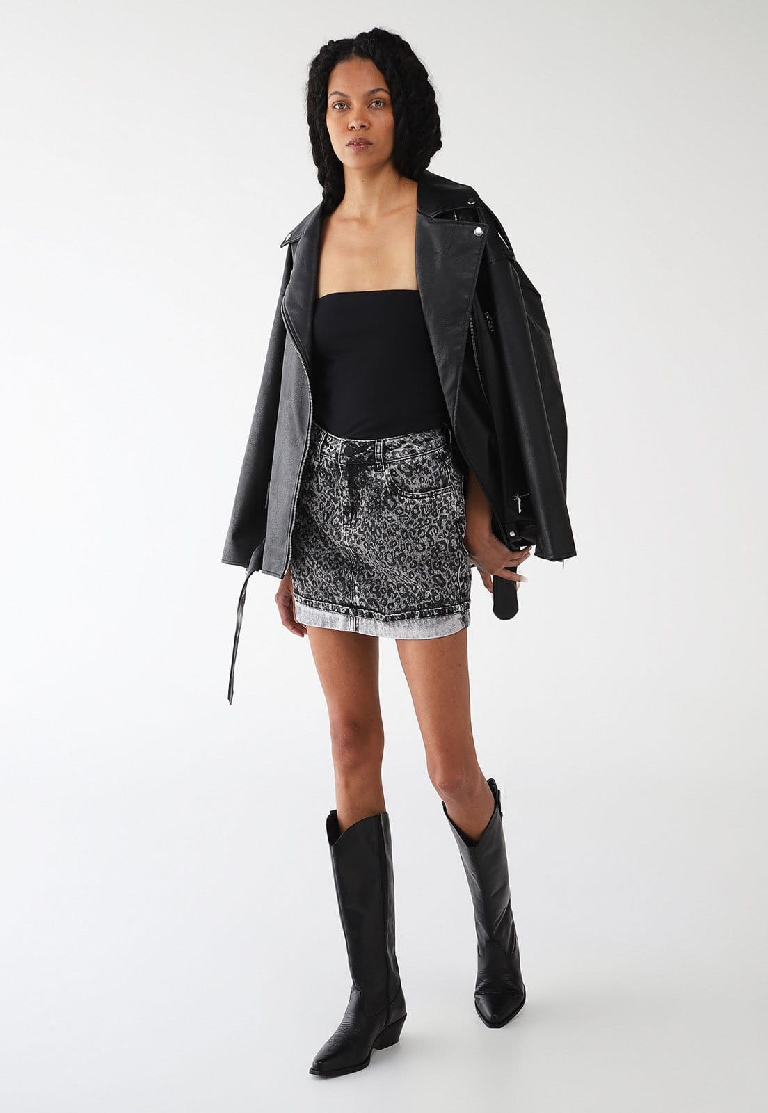 Vista 2 Saia Jeans Sawary Curta Animal Print Sawary cinza