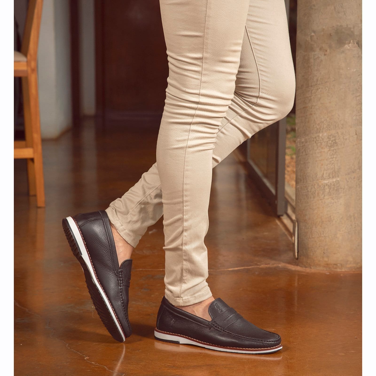 Vista 2 Mocassim Masculino Docksider em Couro Moderno ROMEU E JULIETA SHOES preto