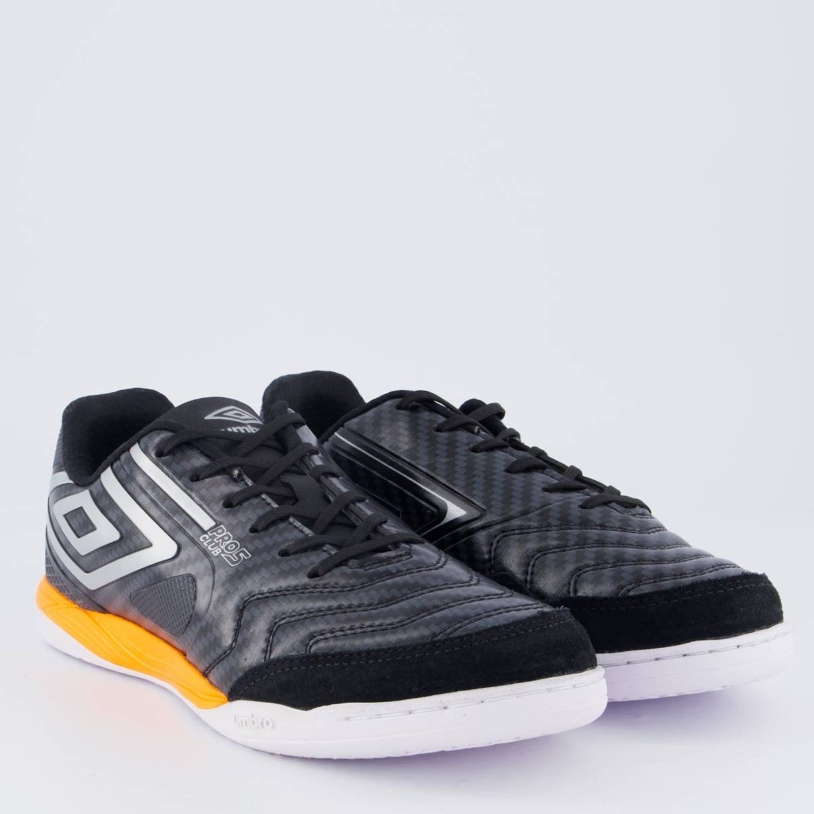 Vista 2 Chuteira Umbro Pro 5 Bump Club Futsal Laranja e Preta Umbro preto