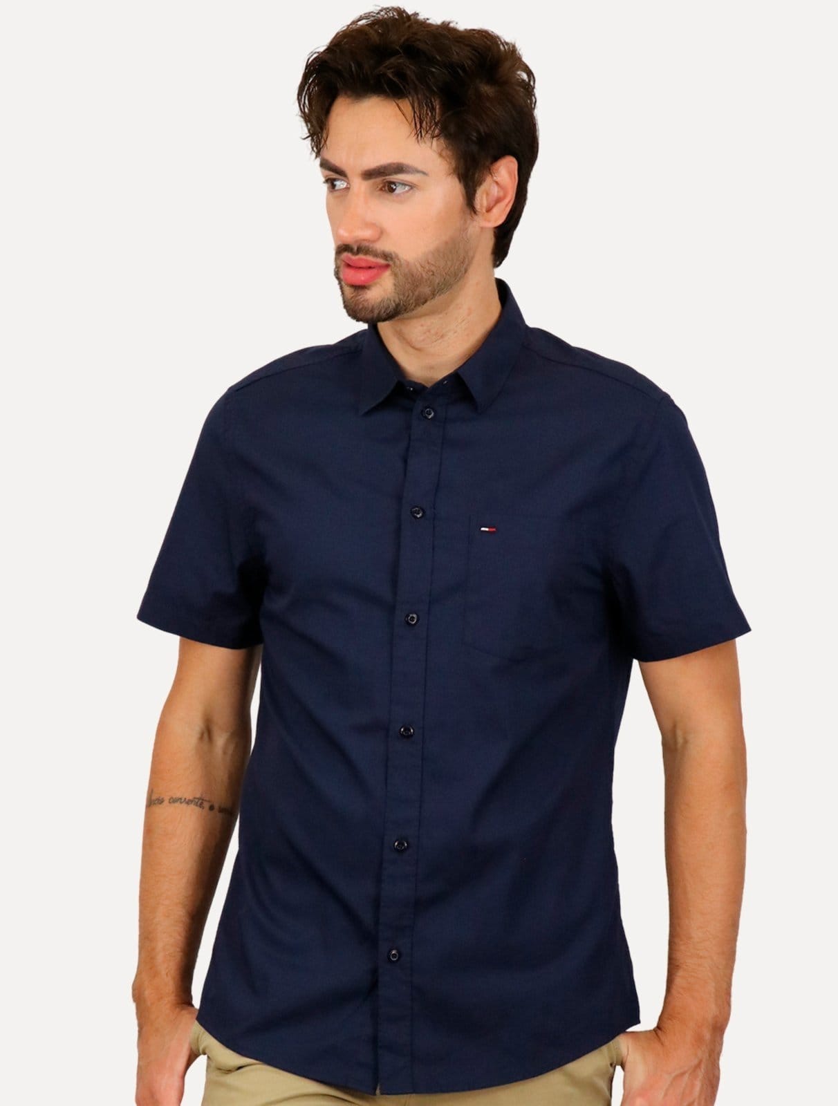 Camisa Tommy Jeans Masculina Manga Curta Pocket Solid Poplin