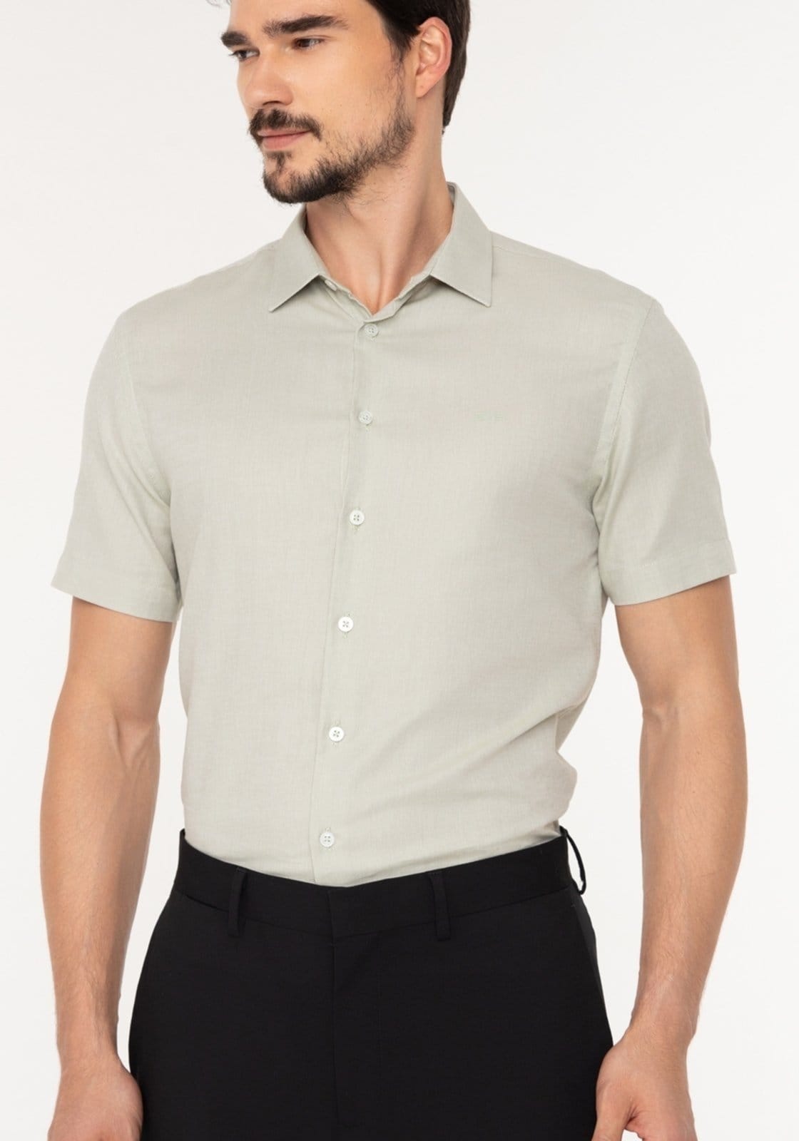 Vista 2 Camisa Slim Fit De Mangas Curtas Em Oxford Responsável Hangar 33 verde