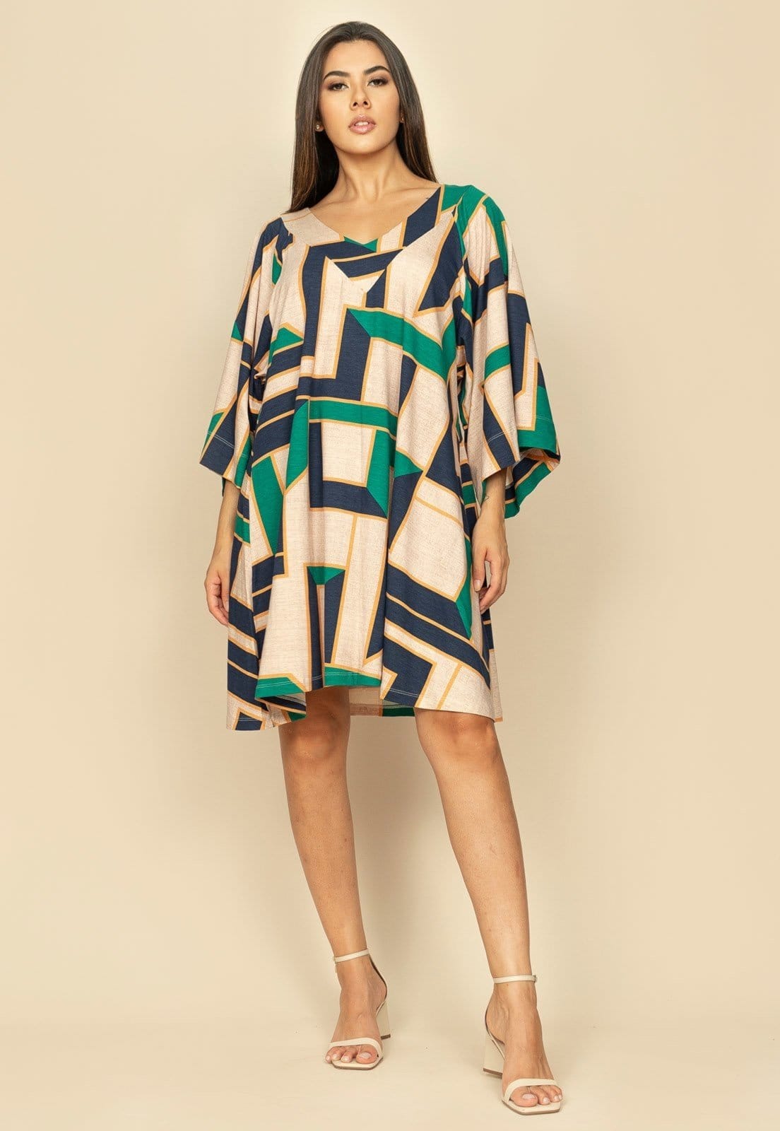 Vista 2 Vestido Curto Amplo Malha Estampa Chapada de Areia Amazonia Vital bege/estampado/multicolorido