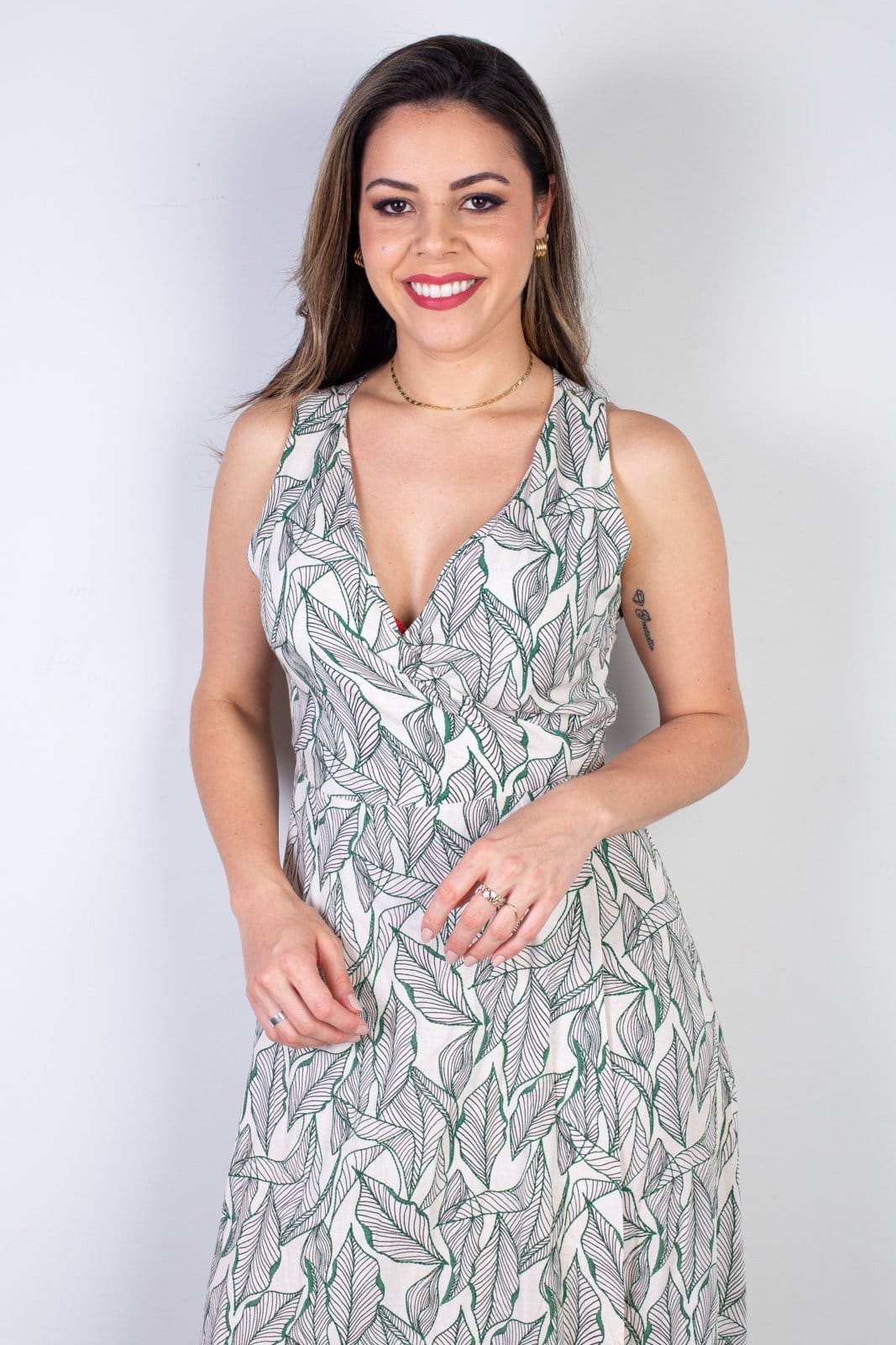 Vista 2 Vestido longo de viscose slub transpassado 71116 Enluaze floral