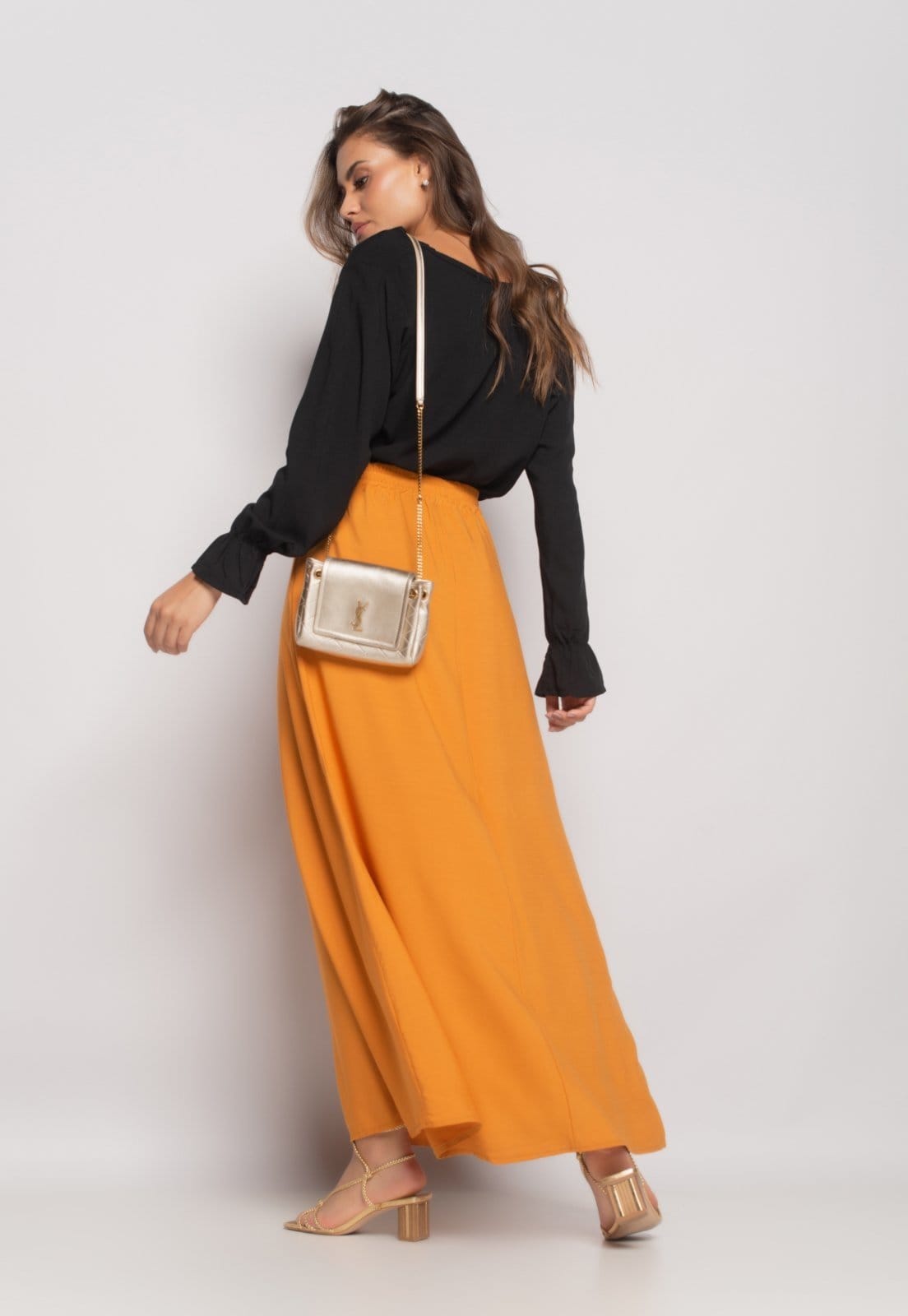 Vista 2 Blusa Gola V Manga Babado Viscolinho Salvatore Preta Salvatore Fashion preto