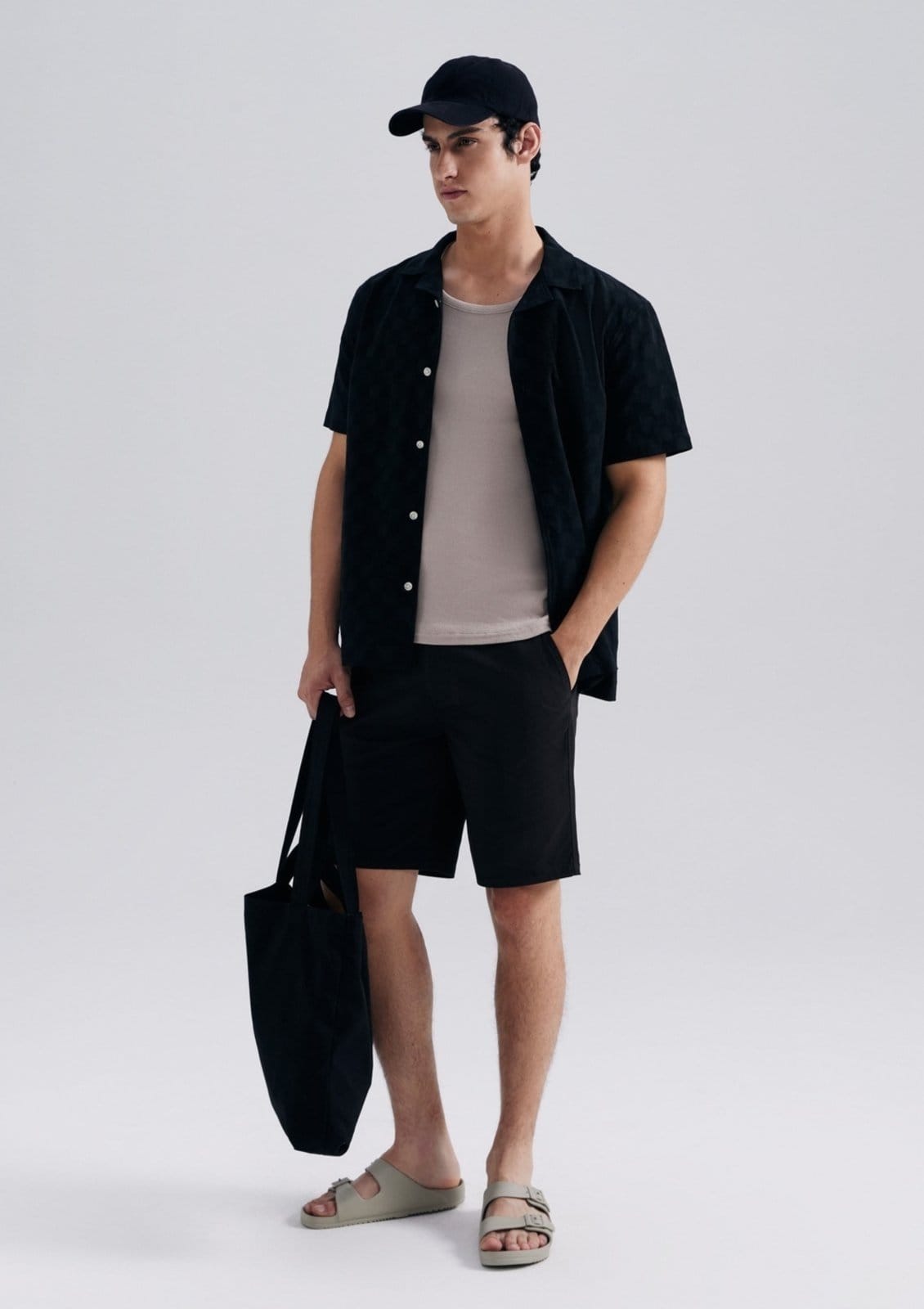 Vista 2 Bermuda Masculina Chino Em Sarja Peletizada Hering preto