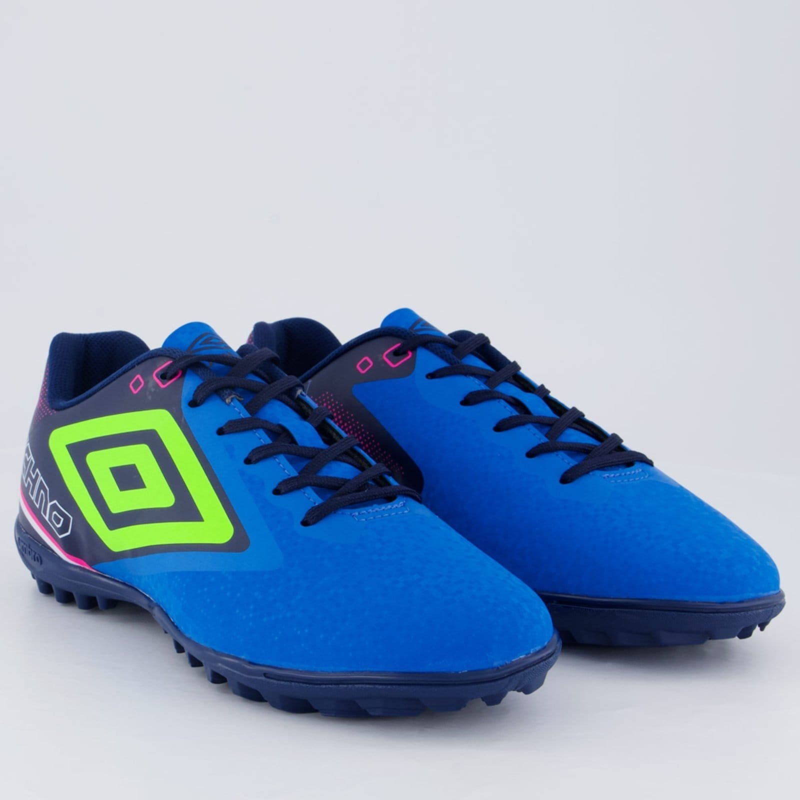 Vista 2 Chuteira Umbro Techno II Society Marinho e Verde Umbro azul marinho verde