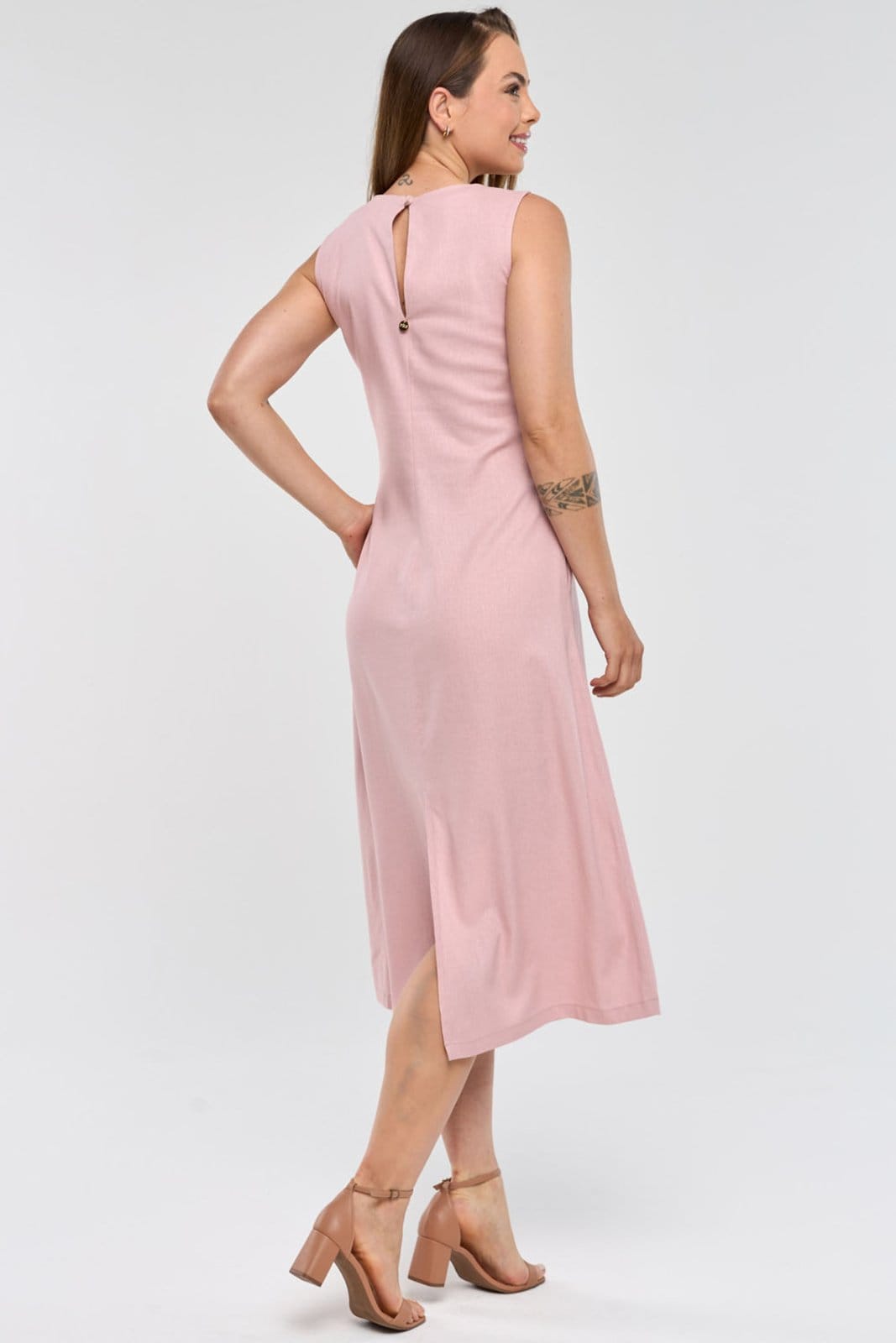 Vista principal Vestido Midi PKS Com Bolsos Linho Rosê PKS rosa