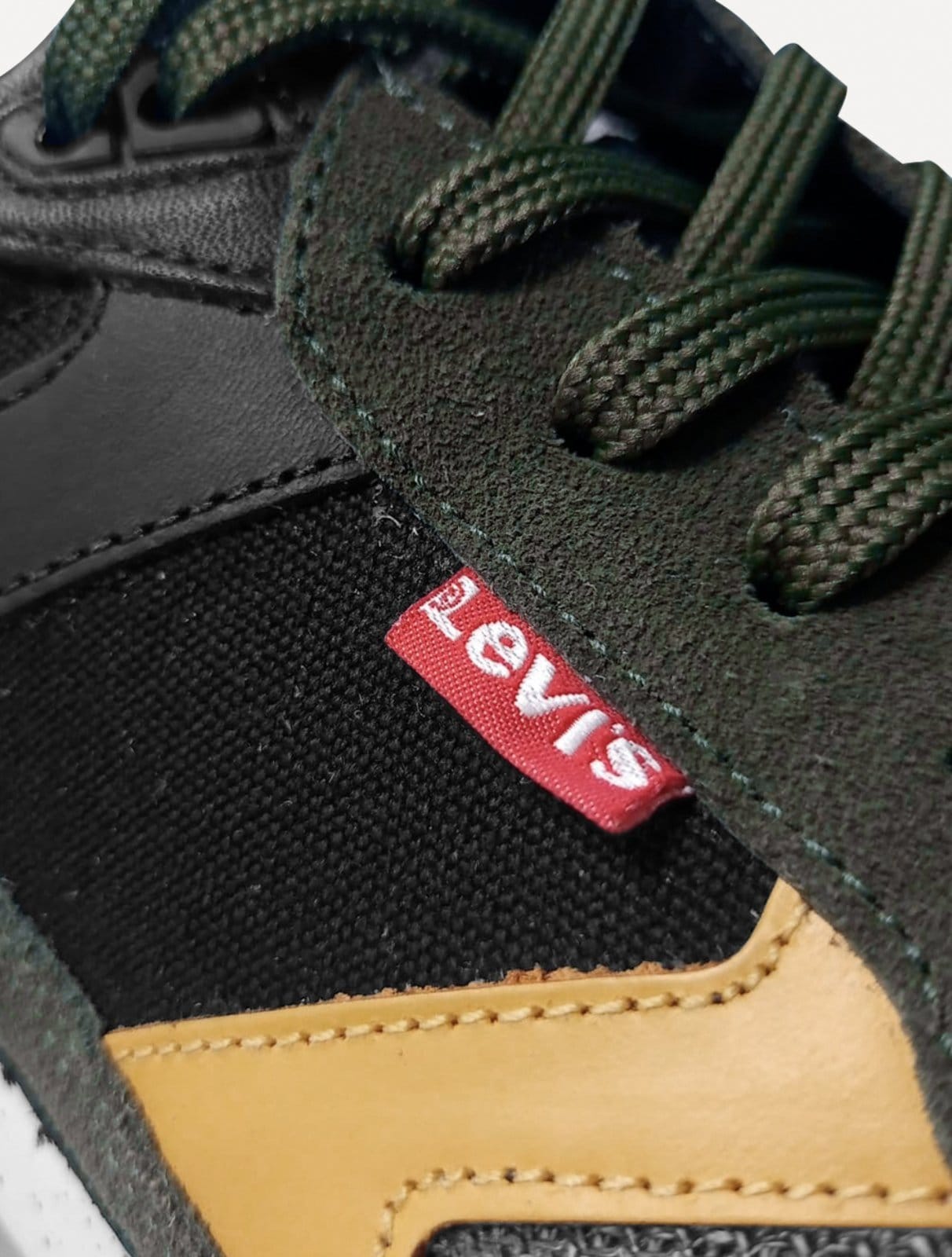 Vista 2 Tênis Levis Oats Refresh Multi Dark Army Levis verde militar