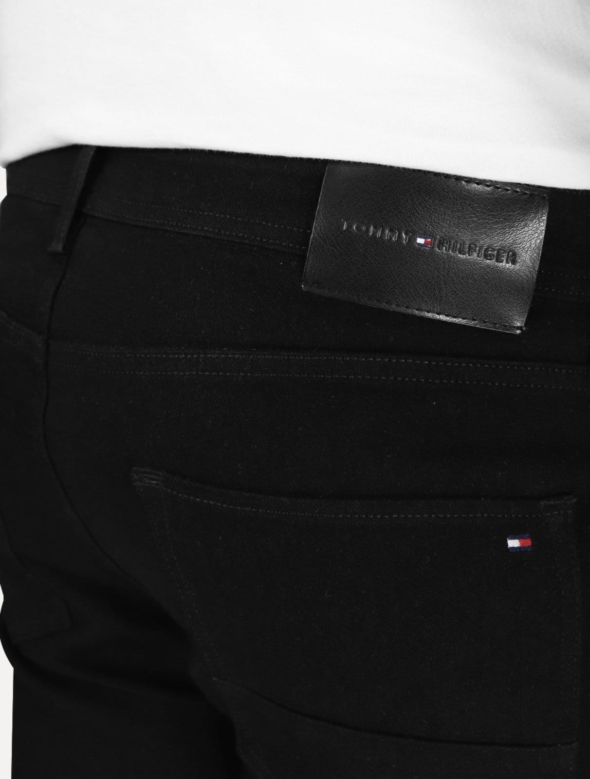 Vista 2 Calça Tommy Hilfiger Masculina Regular Straight Denton Chelsea Preta Tommy Hilfiger preto