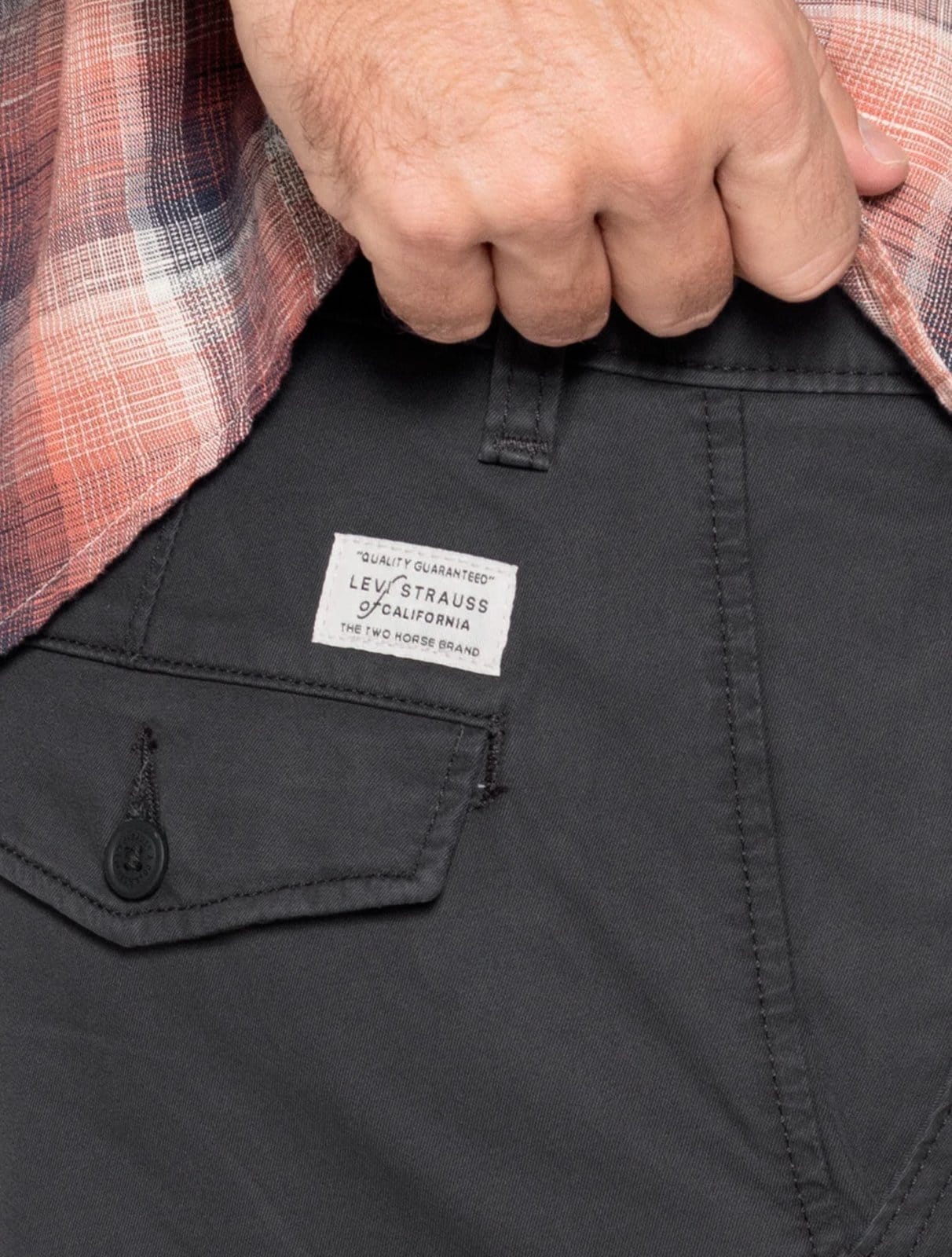 Vista 2 Bermuda Levis Masculina Sarja XX Chino Relaxed Short II Chumbo Levis cinza