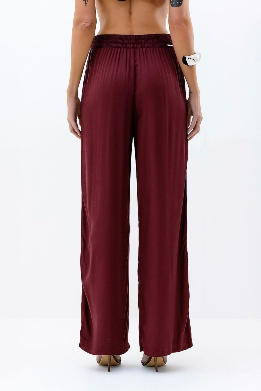 Vista 2 Calça Triton Bordo Veludo Triton bordô