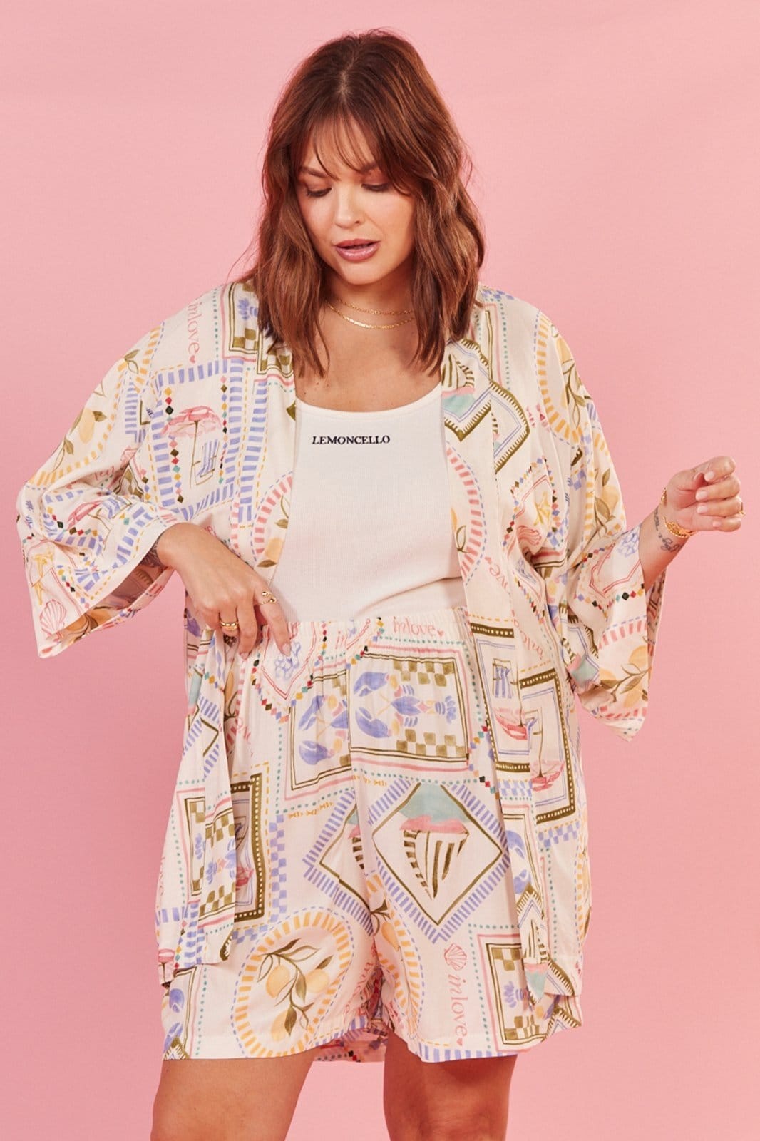 Vista 2 Shorts In Love Sun Estampado Geometrico Fundo Off White In Love off-white white