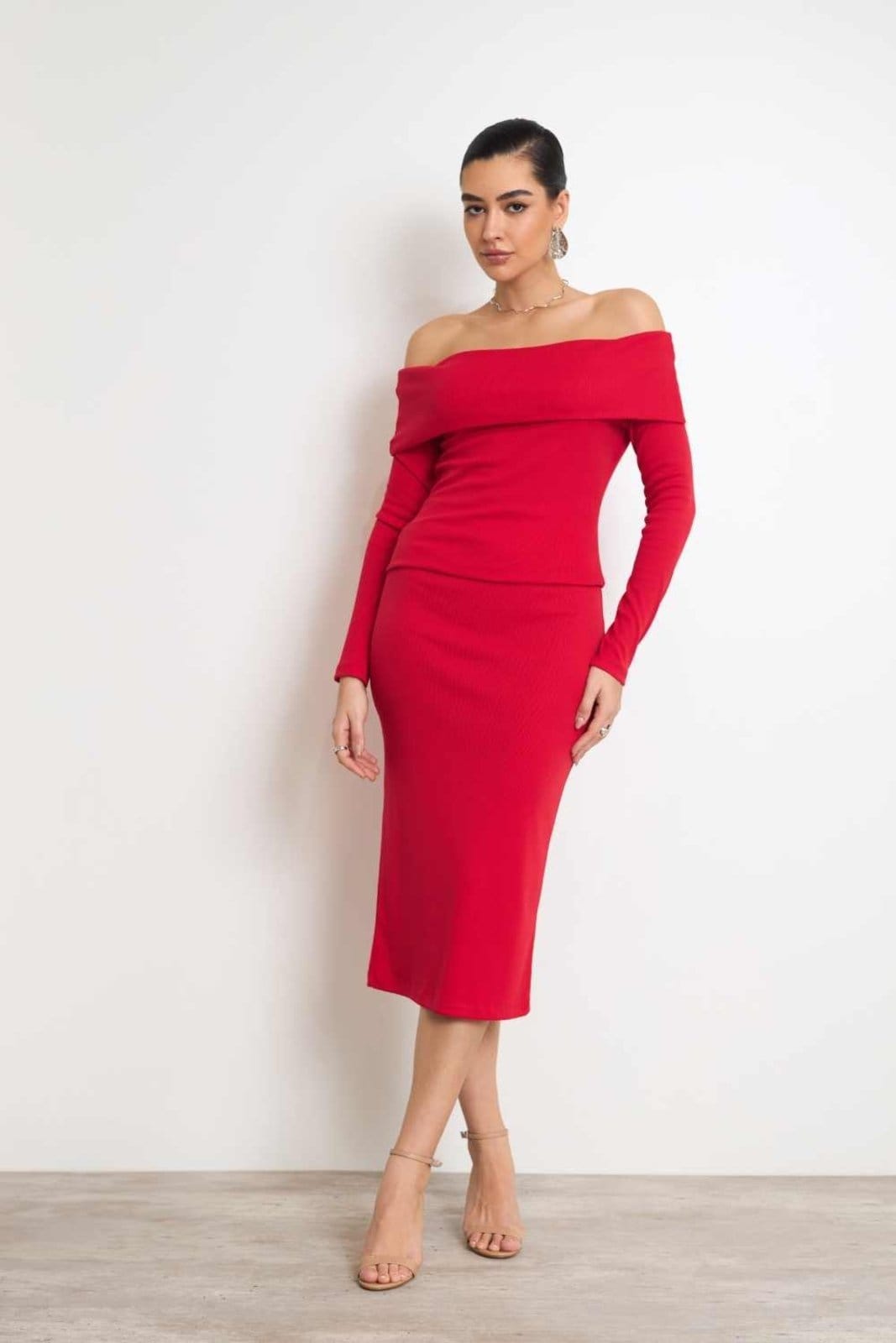 Vista 2 Saia Vanibele Midi Vermelha Vanibele vermelho