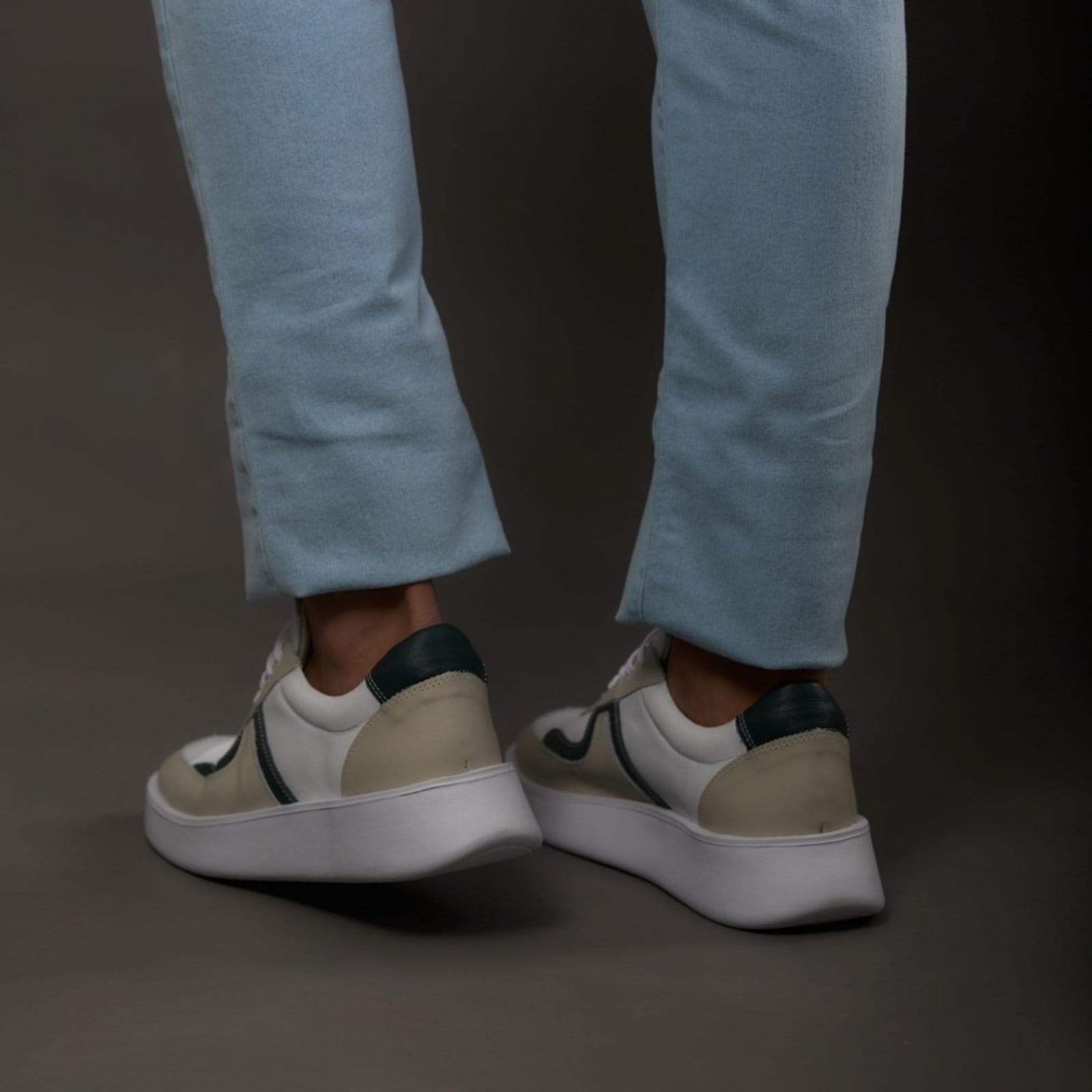 Vista 2 Tênis EMPÓRIOTOP Cascais EMPORIOTOP branco