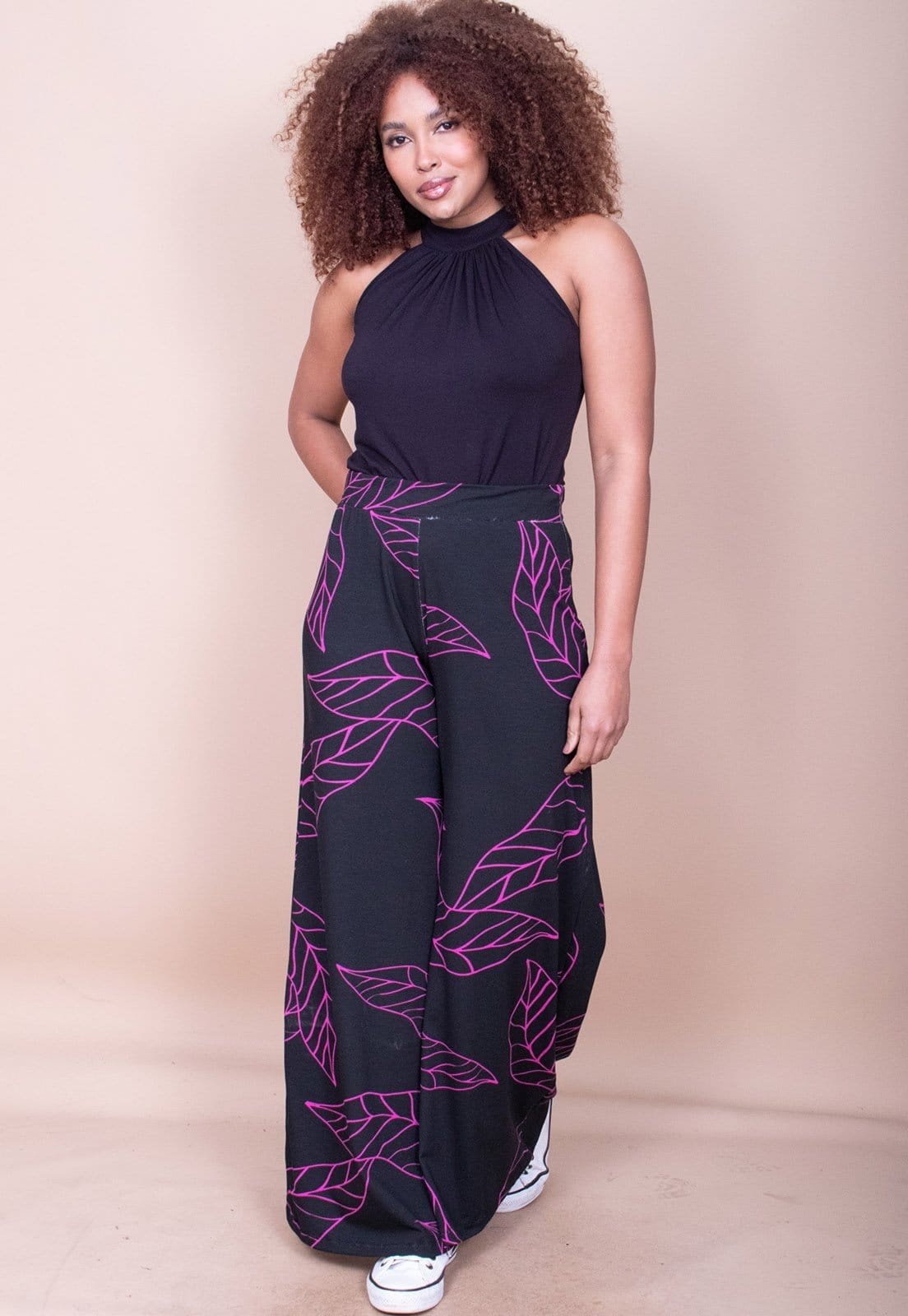 Vista 2 Calça Cabanafree Pantalona Granja Malha Estampa Antúrios Cabanafree estampado/lilás/multicolorido