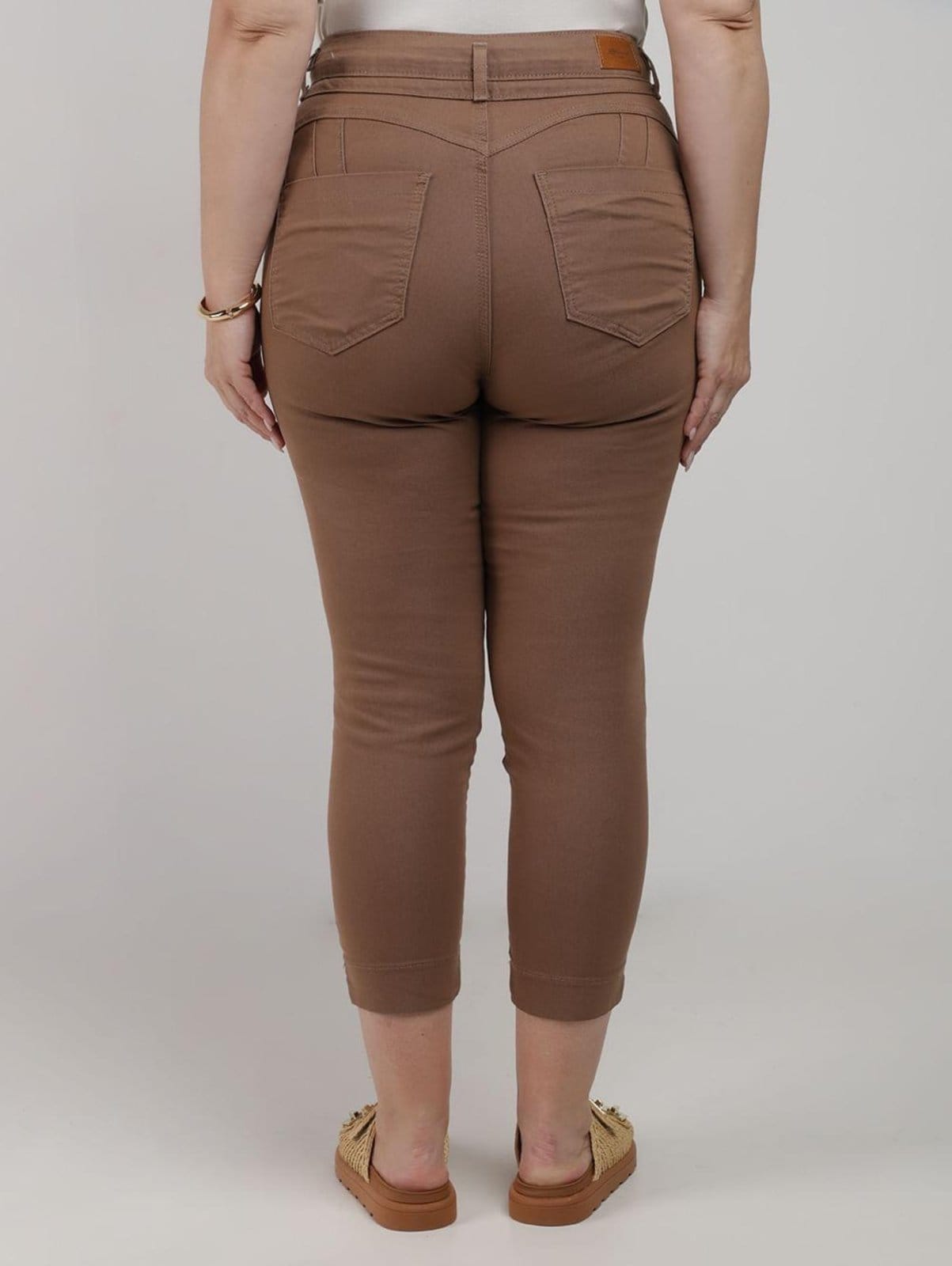 Vista 2 Calça Sarja Capri Sawary Plus Size Feminina Sawary marrom