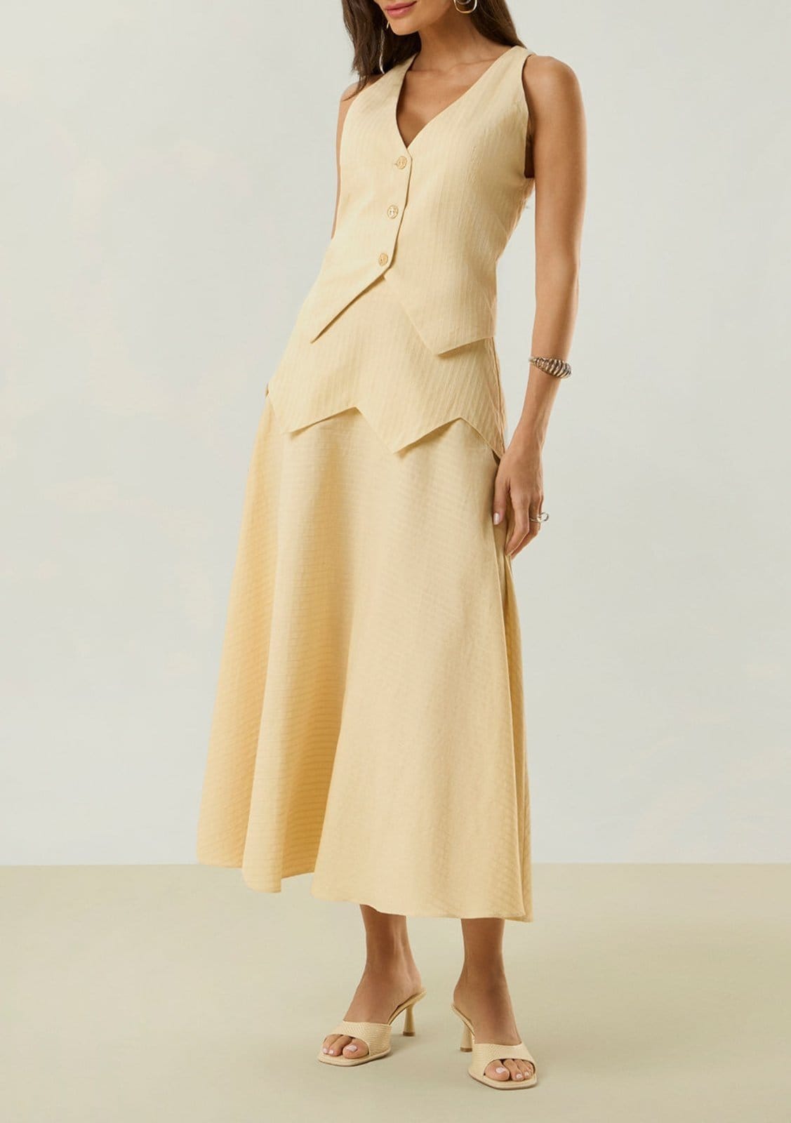 Vista 2 Saia Maria Valentina Evasê Média Midi Maria Valentina bege