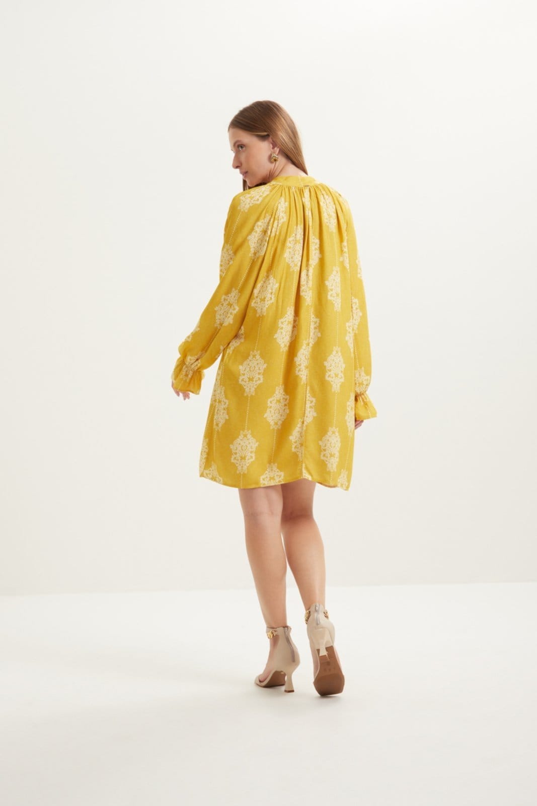 Vista 2 Vestido Lez a Lez Curto Estampado Em Viscose Com Amarração Frontal Lez a Lez verde