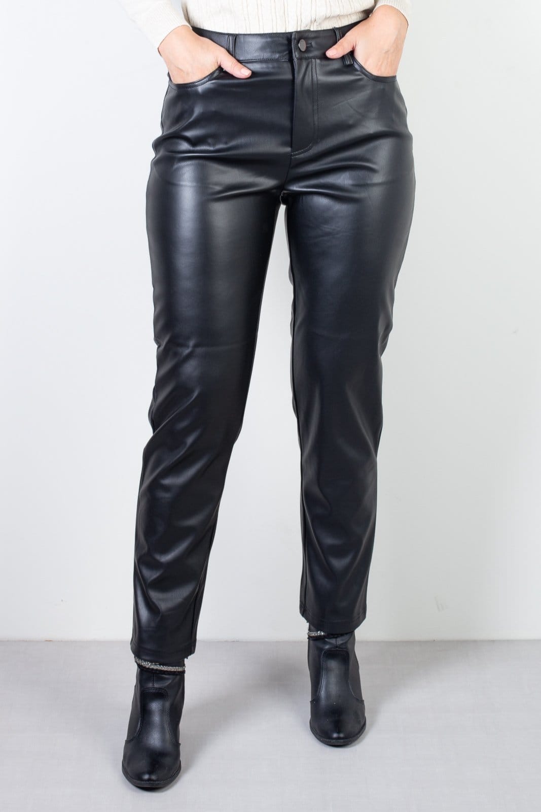 Calça feminina de corino sintético corte reto 80468