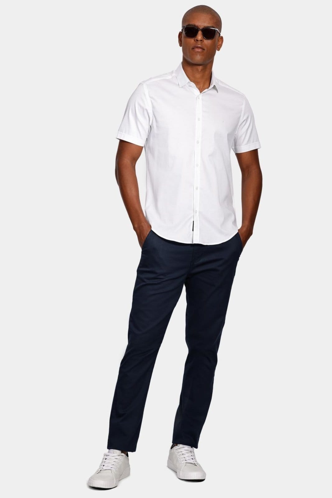 Vista 2 Calça Aramis Color Chino Clássica Marinho - 38 Aramis azul marinho