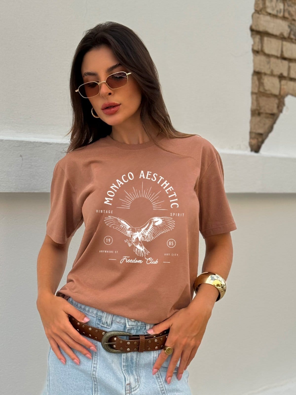 Vista 2 Camisa Feminina Cianitas Estampa Águia Monaco 100% algodão Cianitas marrom