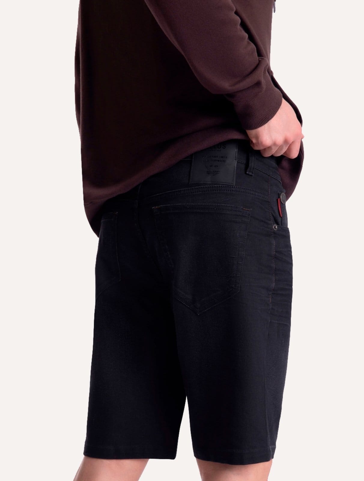 Vista 2 Bermuda Ellus Jeans Masculina Storm Elastic II Long Et. Zetex Preta Ellus preto