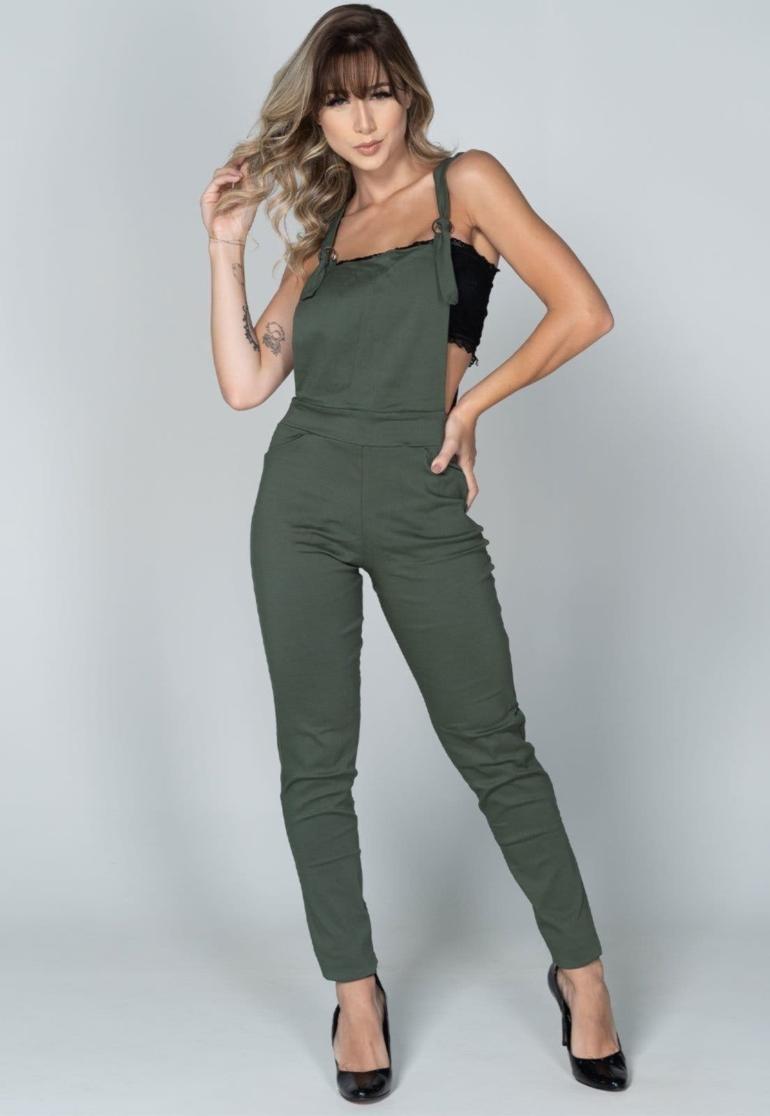 Macacão Feminino Jardineira Serra e Mar Modas Bengaline