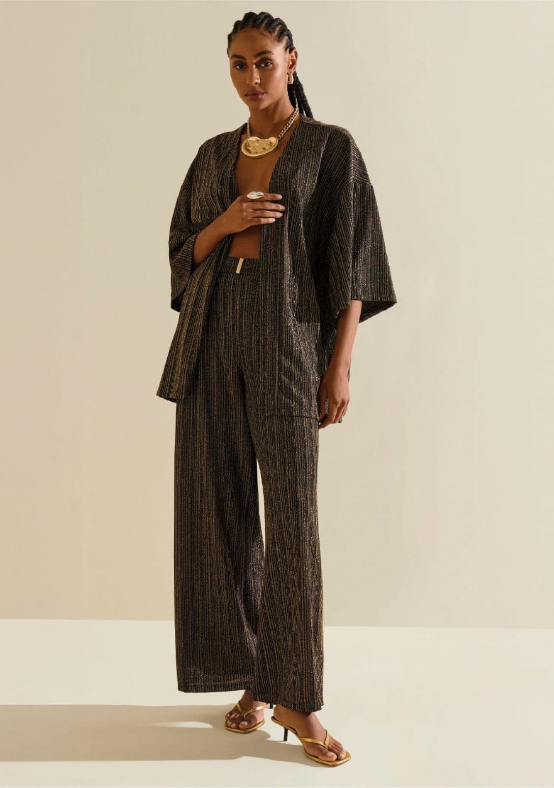 Vista principal Calça Morena Rosa Cenoura Alta Preto Morena Rosa preto rosa