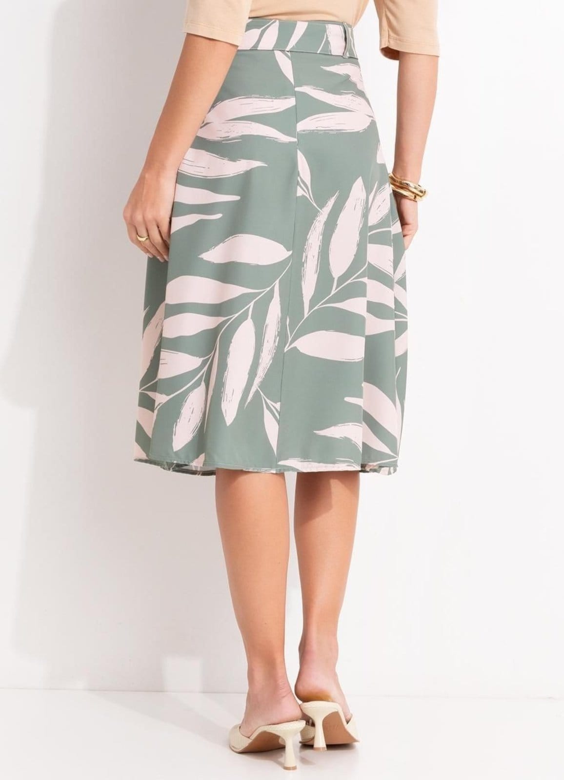 Vista 2 Saia Em Tecido Plano Creponada Quintess Folhagem Quintess verde