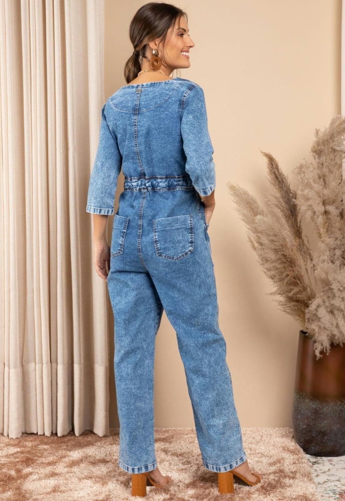 Vista 2 Macacão Cintura Ajustável E Bolsos Quintess azul