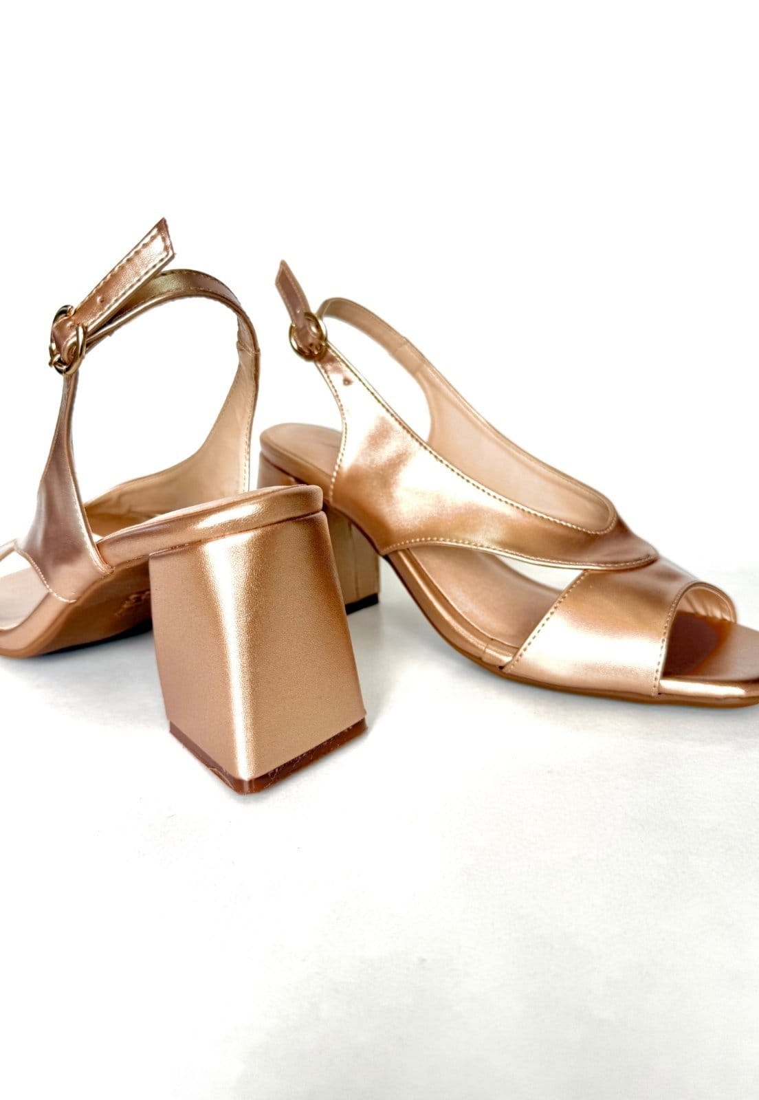 Vista 2 Sandália Salto Geométrico Feminina Atalia Shoes Metalizado Slingback Tendência 2025 Atalia Shoes bronze/cobre