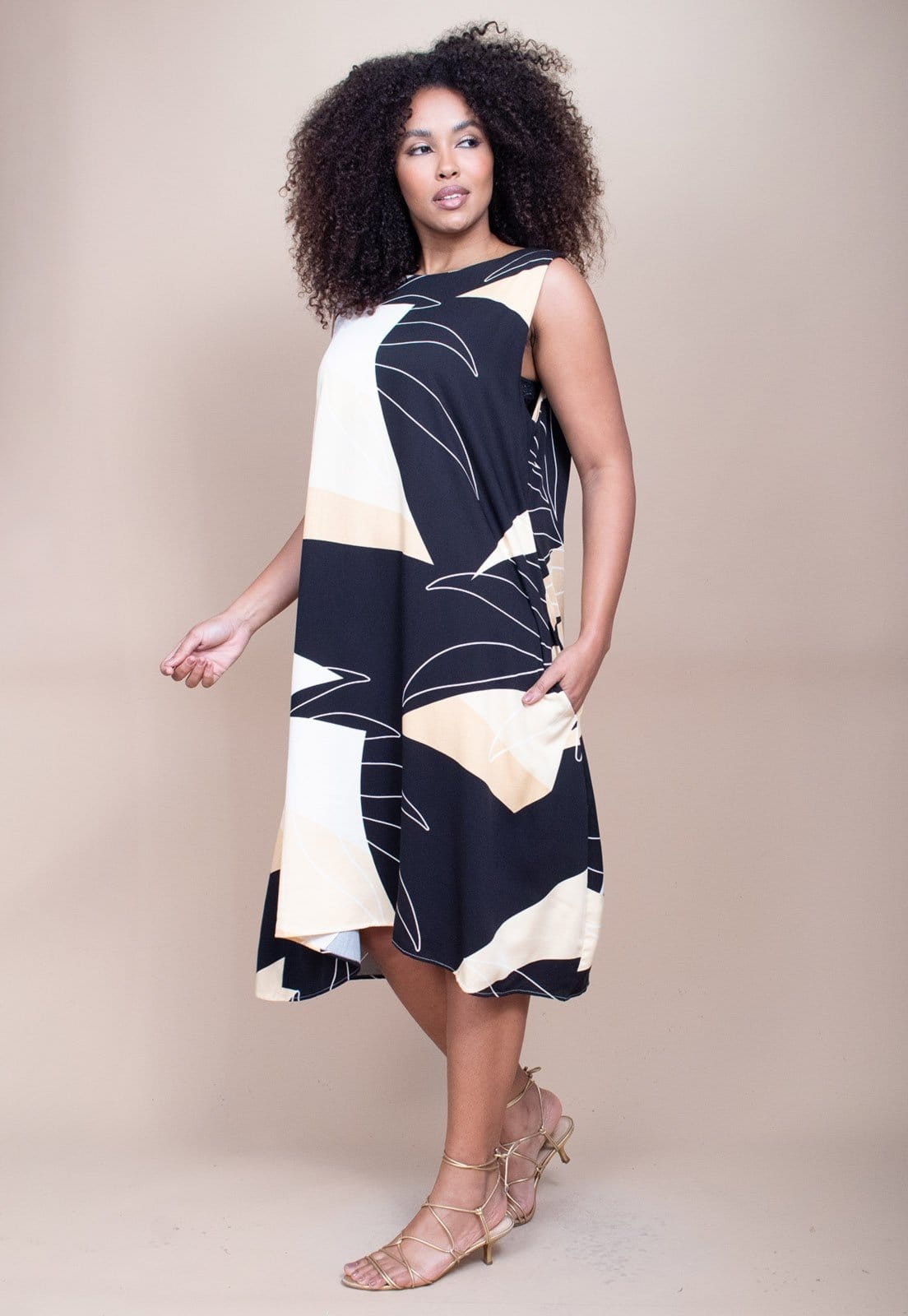 Vista 2 Vestido Cabanafree Plus Size Preto Cabanafree bege/estampado