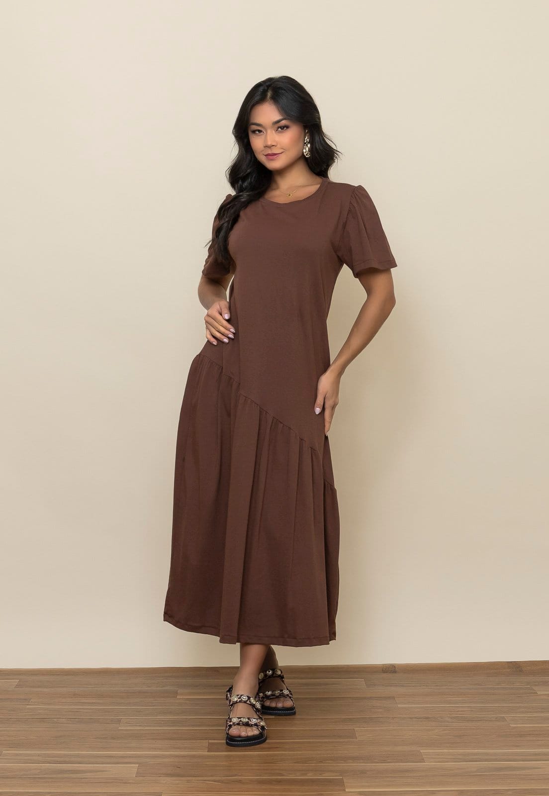 Vista principal Vestido Aura Trapézio Malha Lisa Aura marrom