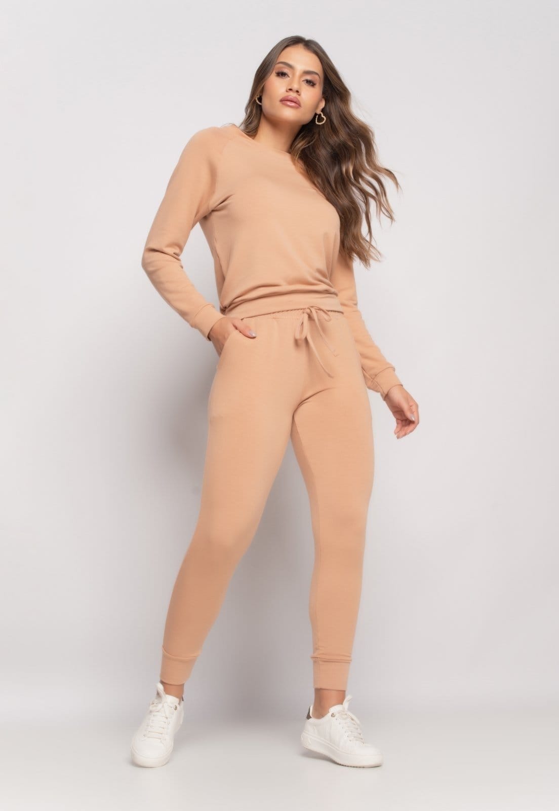 Vista principal Conjunto Comfy Com Casaco Gola Canoa e Jogger Moletinho Salvatore Fashion Salvatore Fashion bege