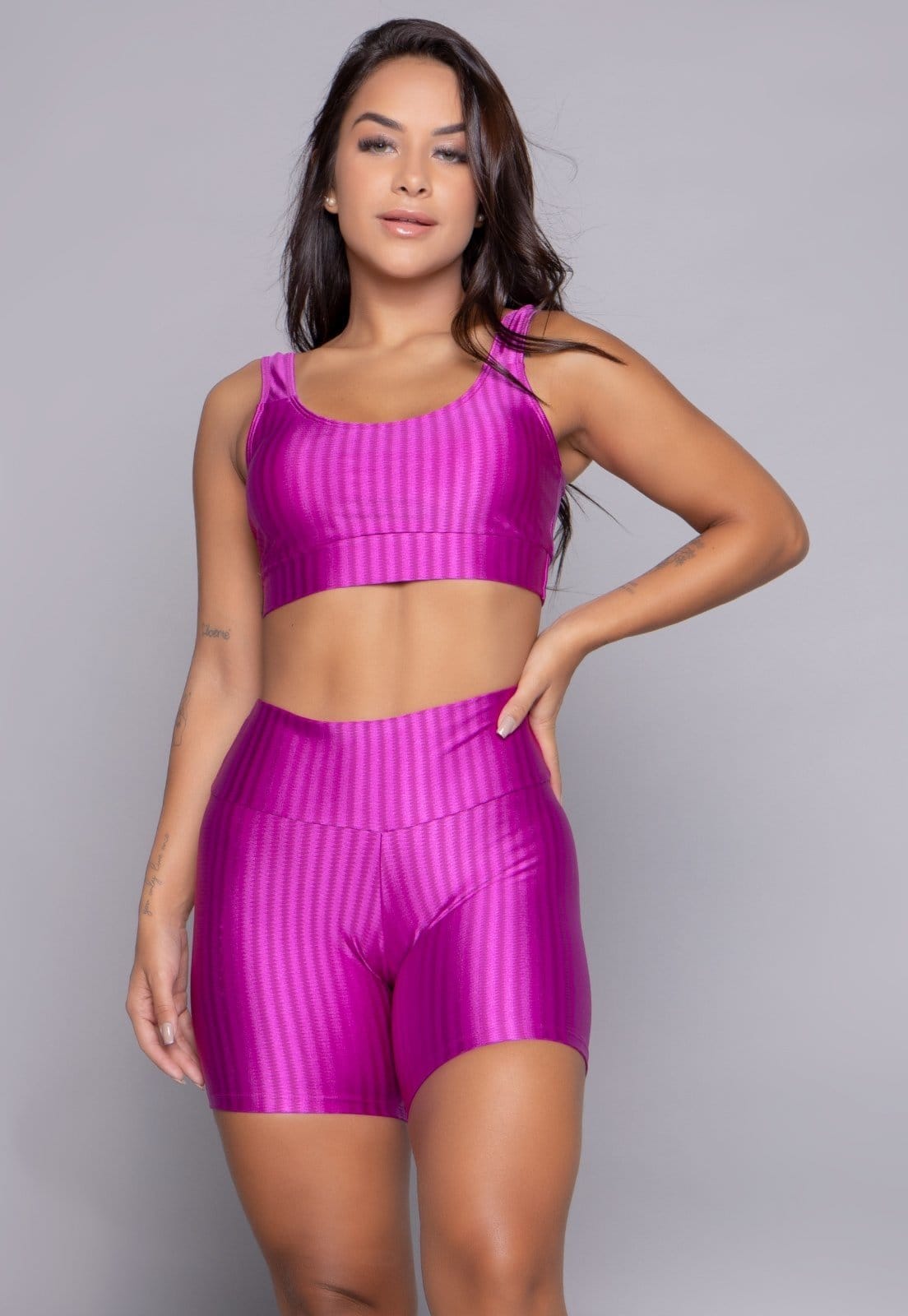 Vista 2 Conjunto Fitness WLS Modas Top Bojo Removível e Short New Zig Pink WLS Modas rosa pink